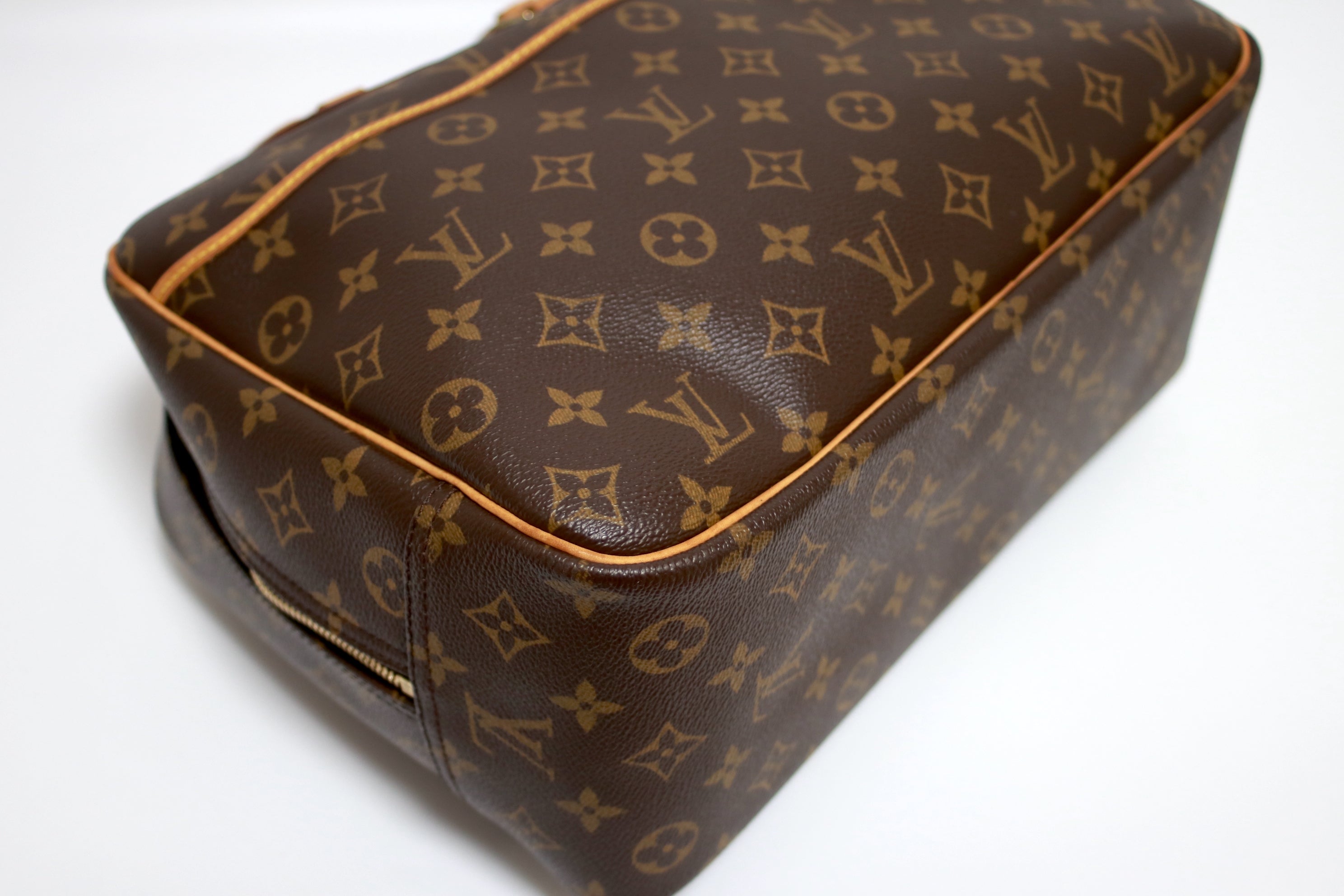 Louis Vuitton Deauville Handbag Used