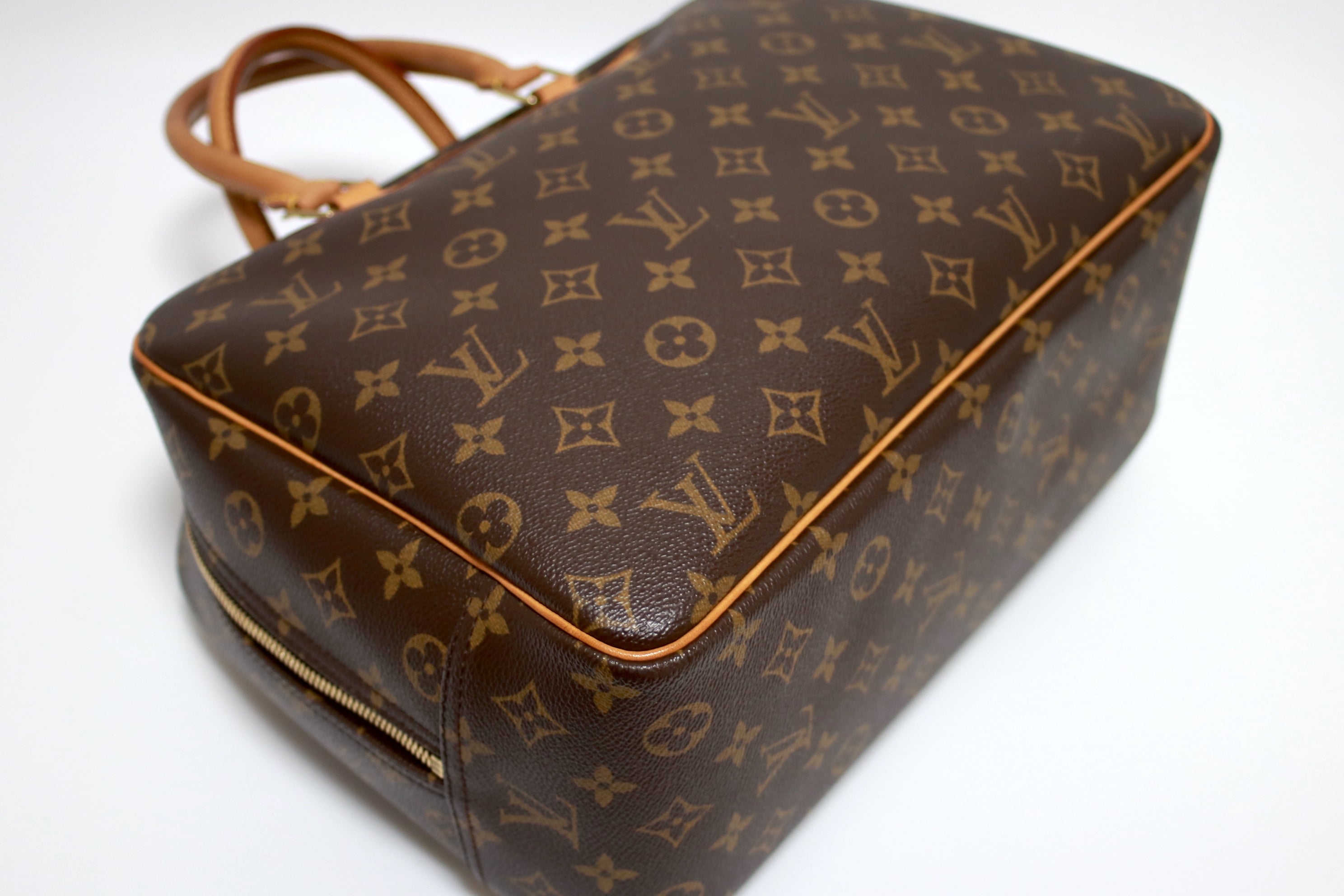 Louis Vuitton Deauville Handbag Used