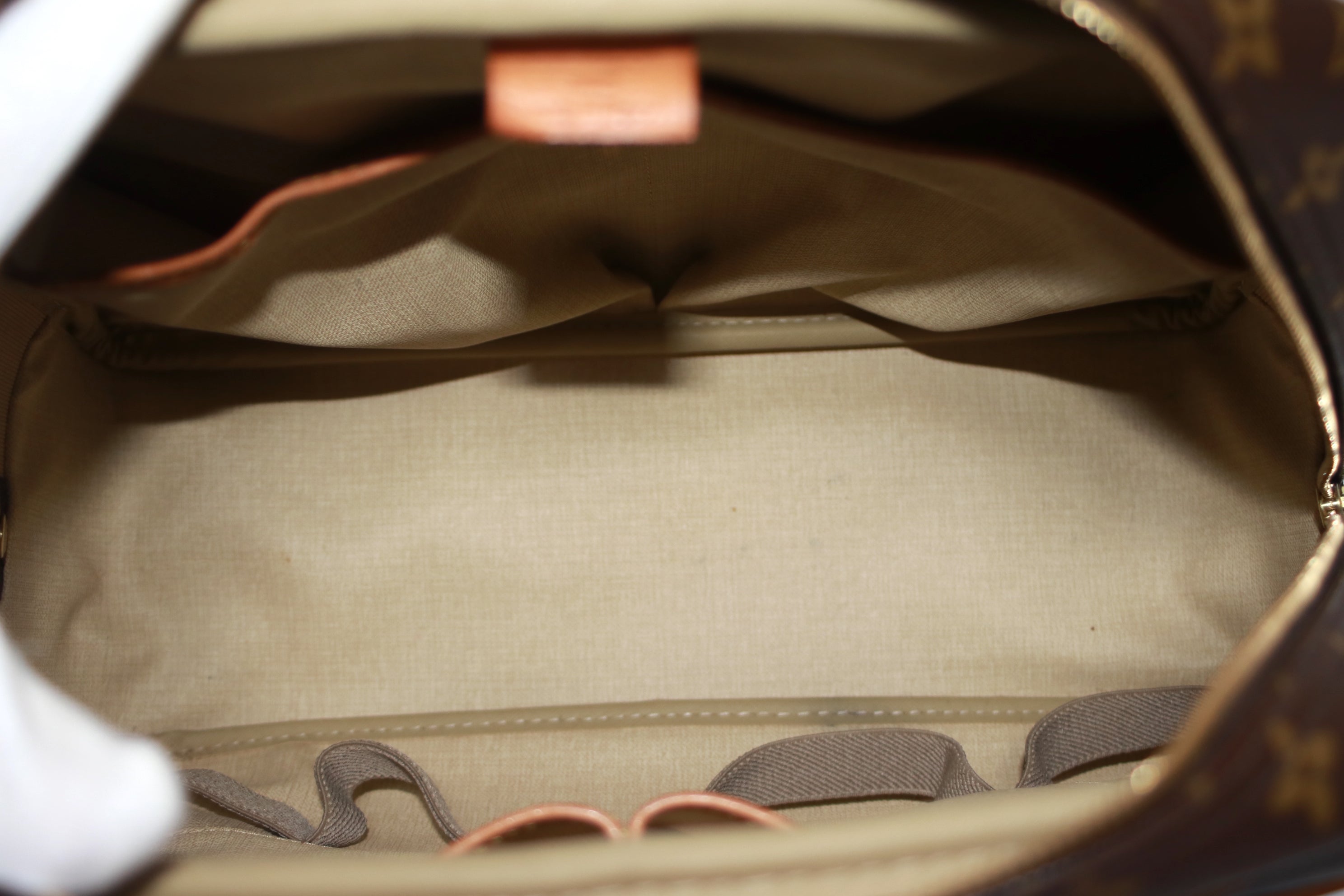 Louis Vuitton Deauville Handbag Used