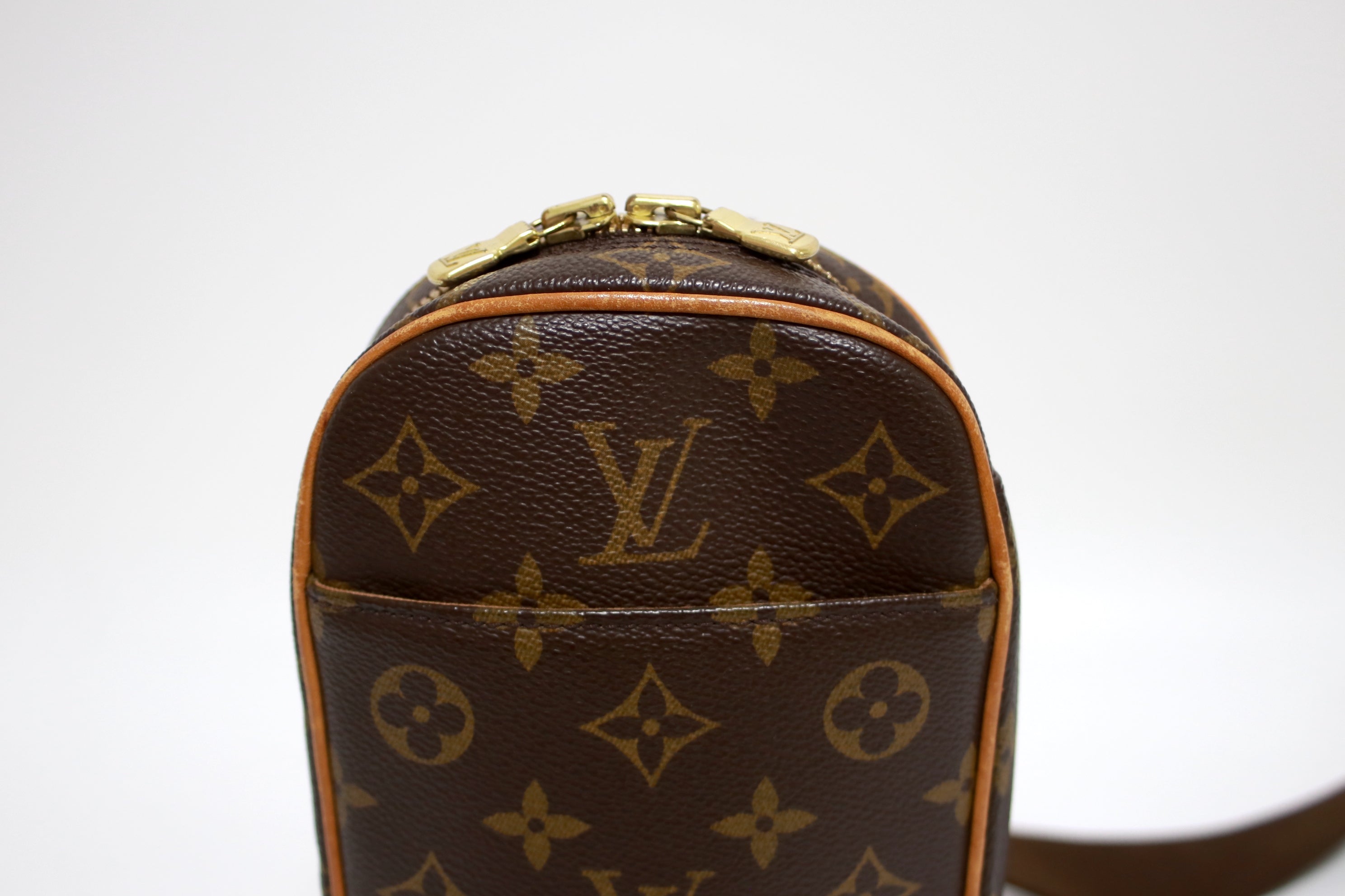 Louis Vuitton Pochette Gange Body Bag Used
