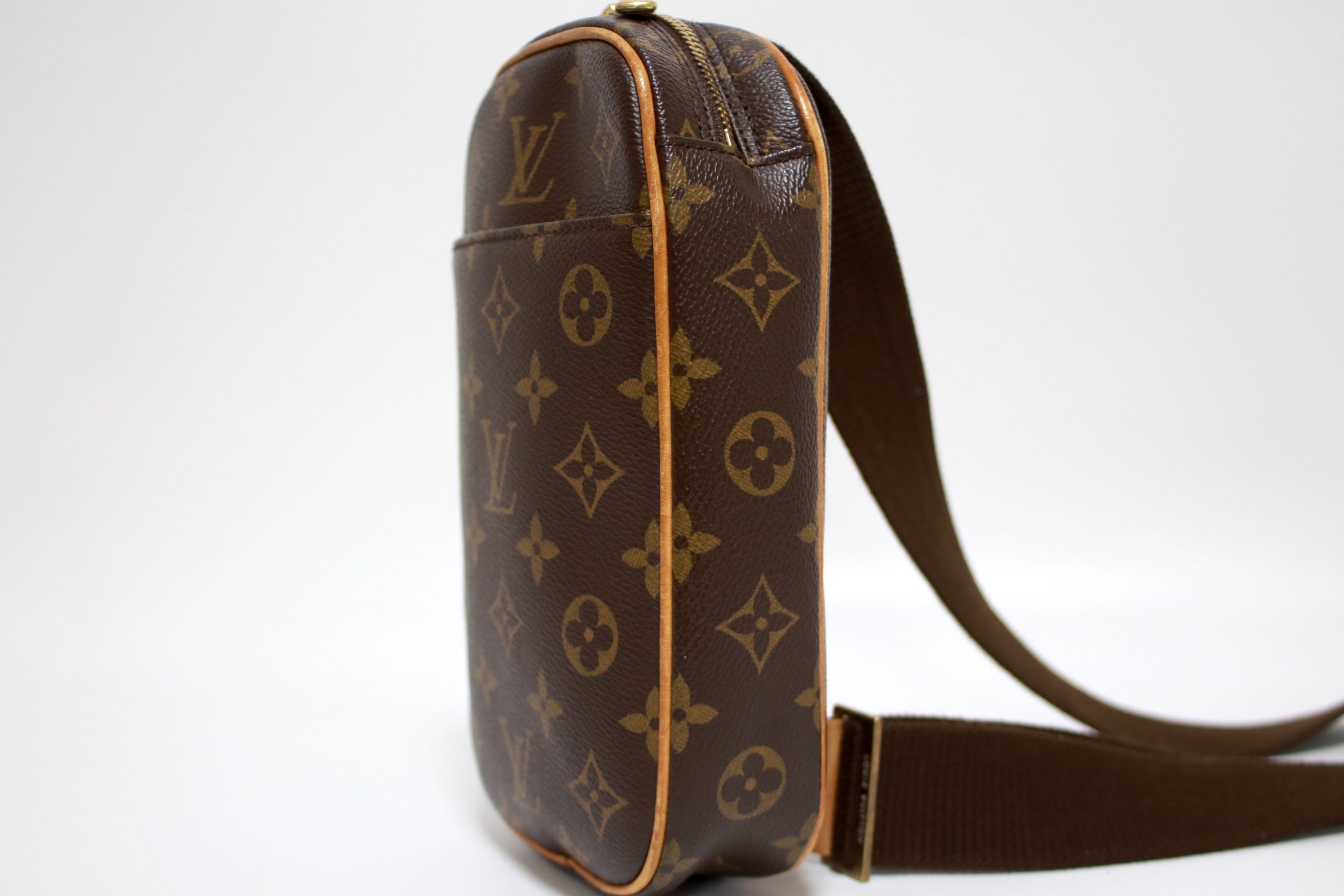 Louis Vuitton Pochette Gange Body Bag Used
