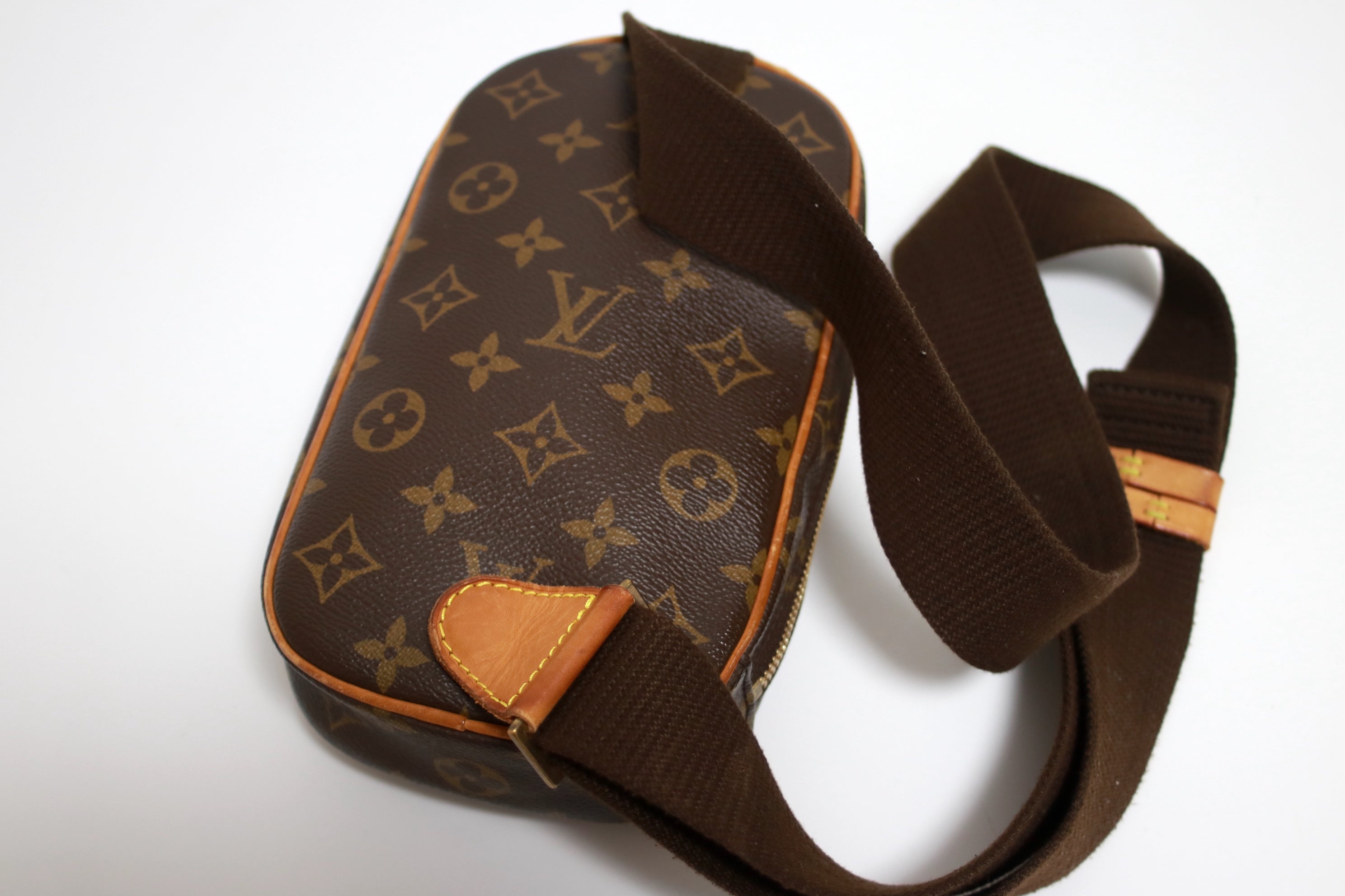 Louis Vuitton Pochette Gange Body Bag Used