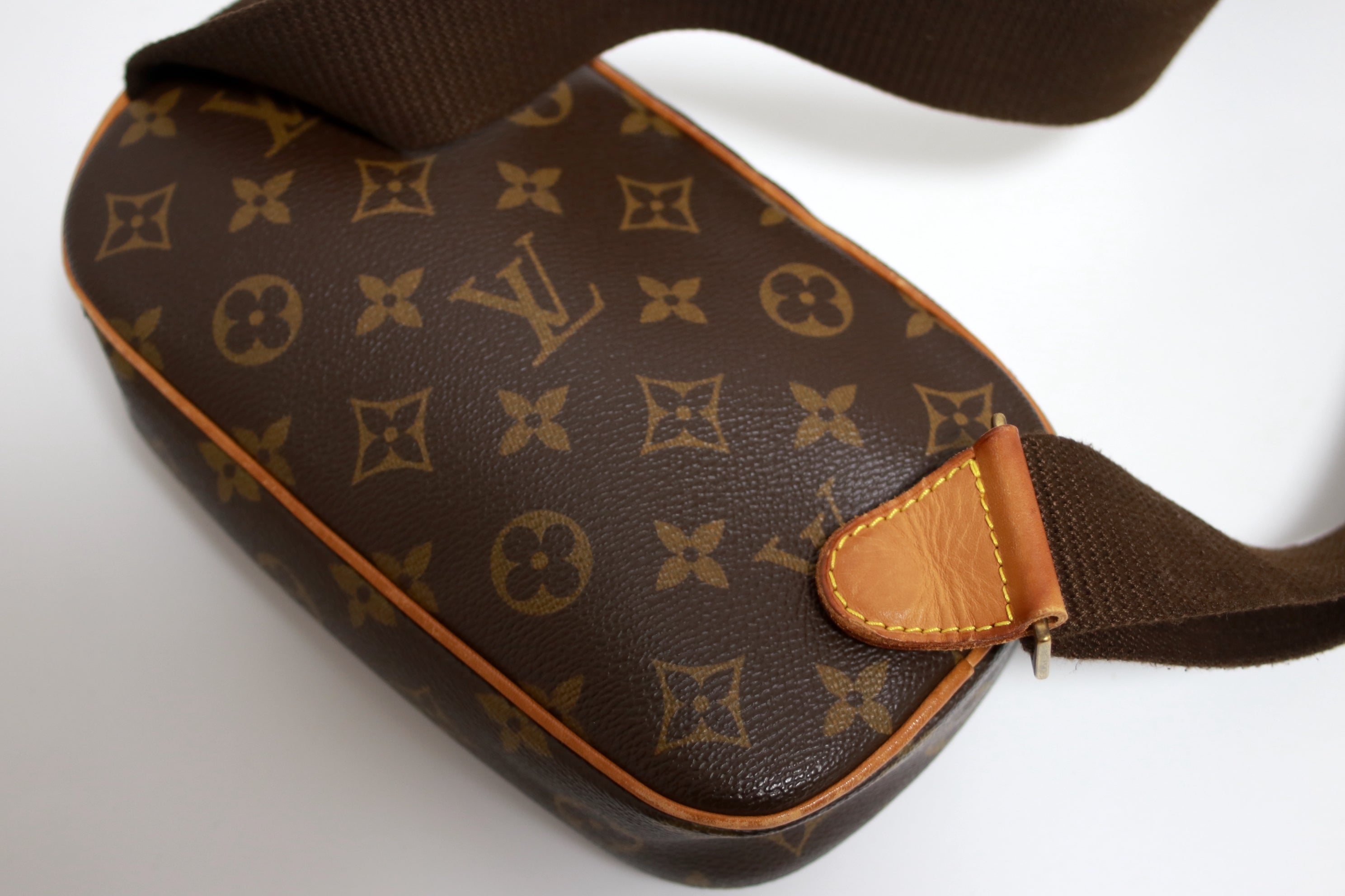 Louis Vuitton Pochette Gange Body Bag Used