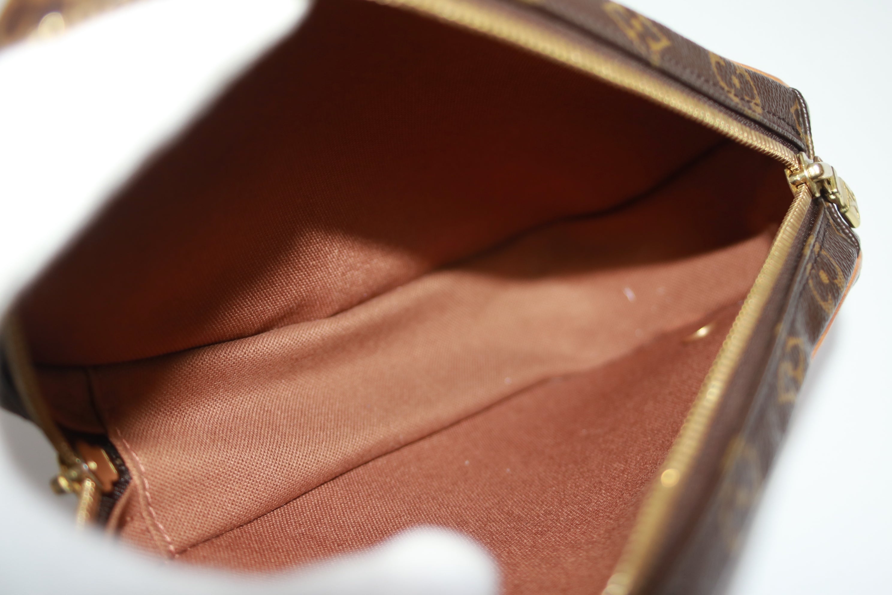 Louis Vuitton Pochette Gange Body Bag Used