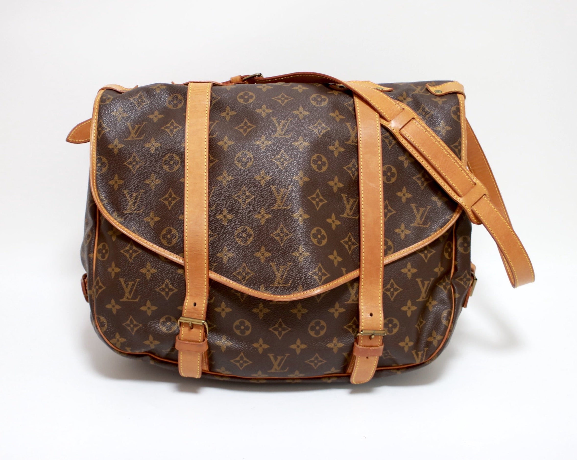 Louis Vuitton Saumur 43 Messenger Bag Used (7638)