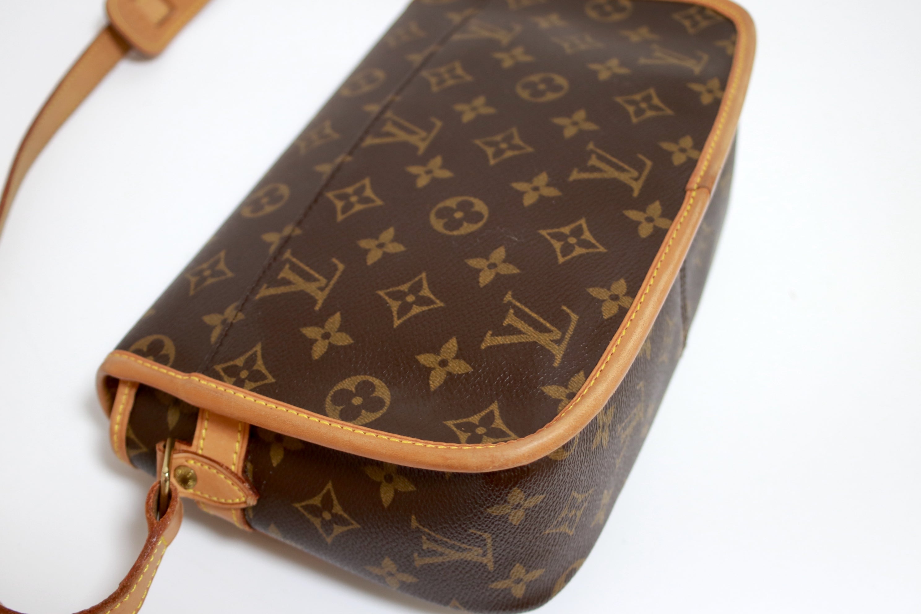 Louis Vuitton Sologne Shoulder Bag Used
