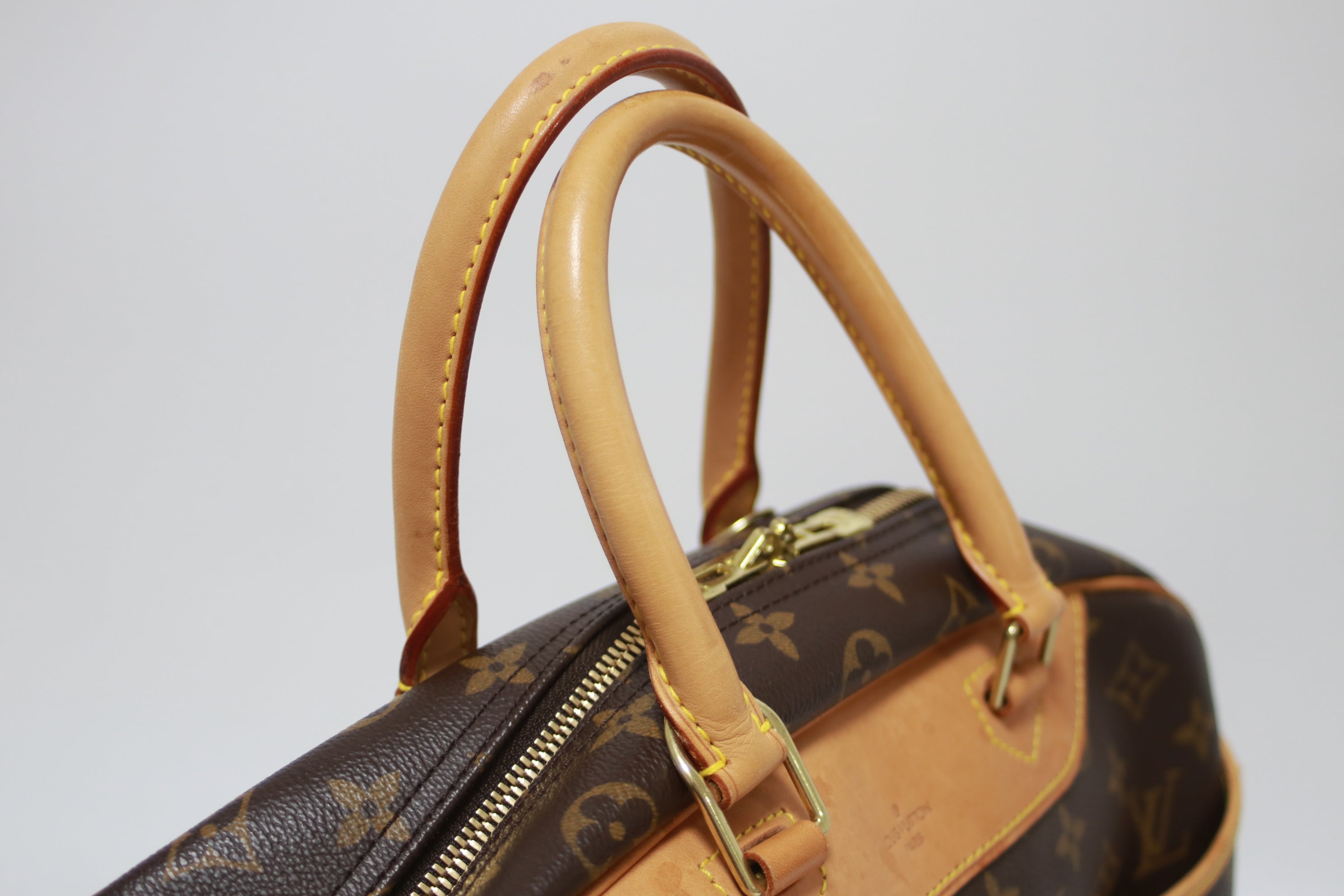 Louis Vuitton Deauville Handbag Used