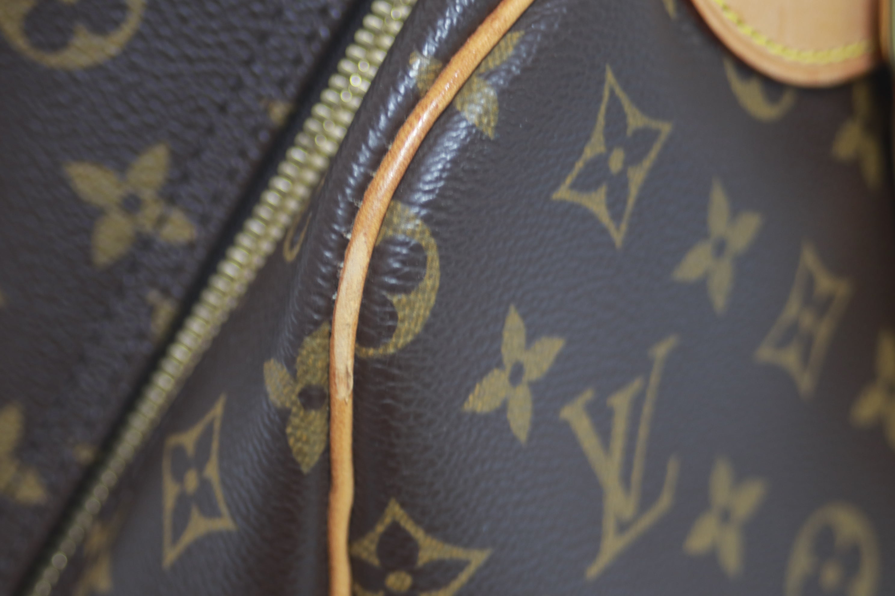 Louis Vuitton Deauville Handbag Used