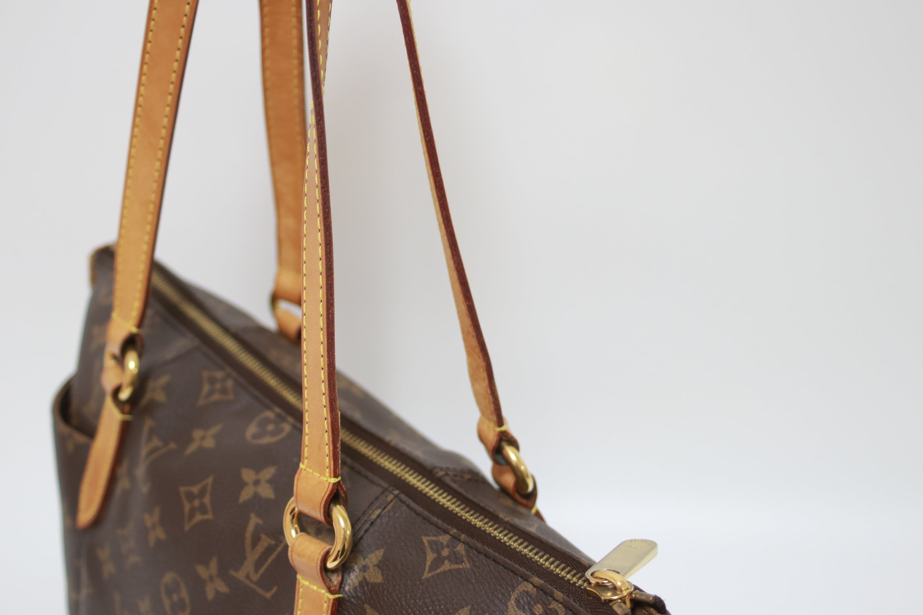 Louis Vuitton Totally PM Handbag Used