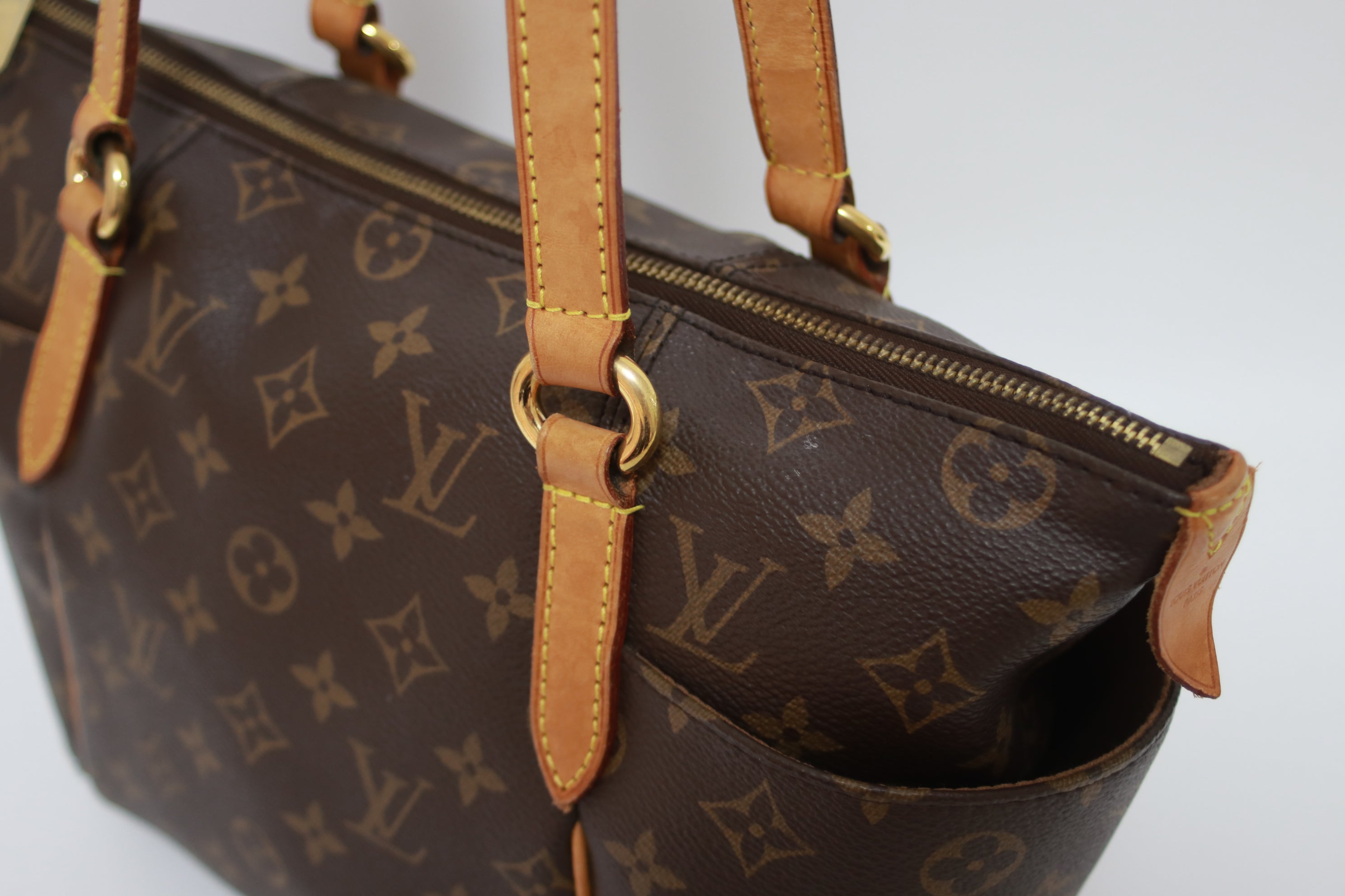 Louis Vuitton Totally PM Handbag Used