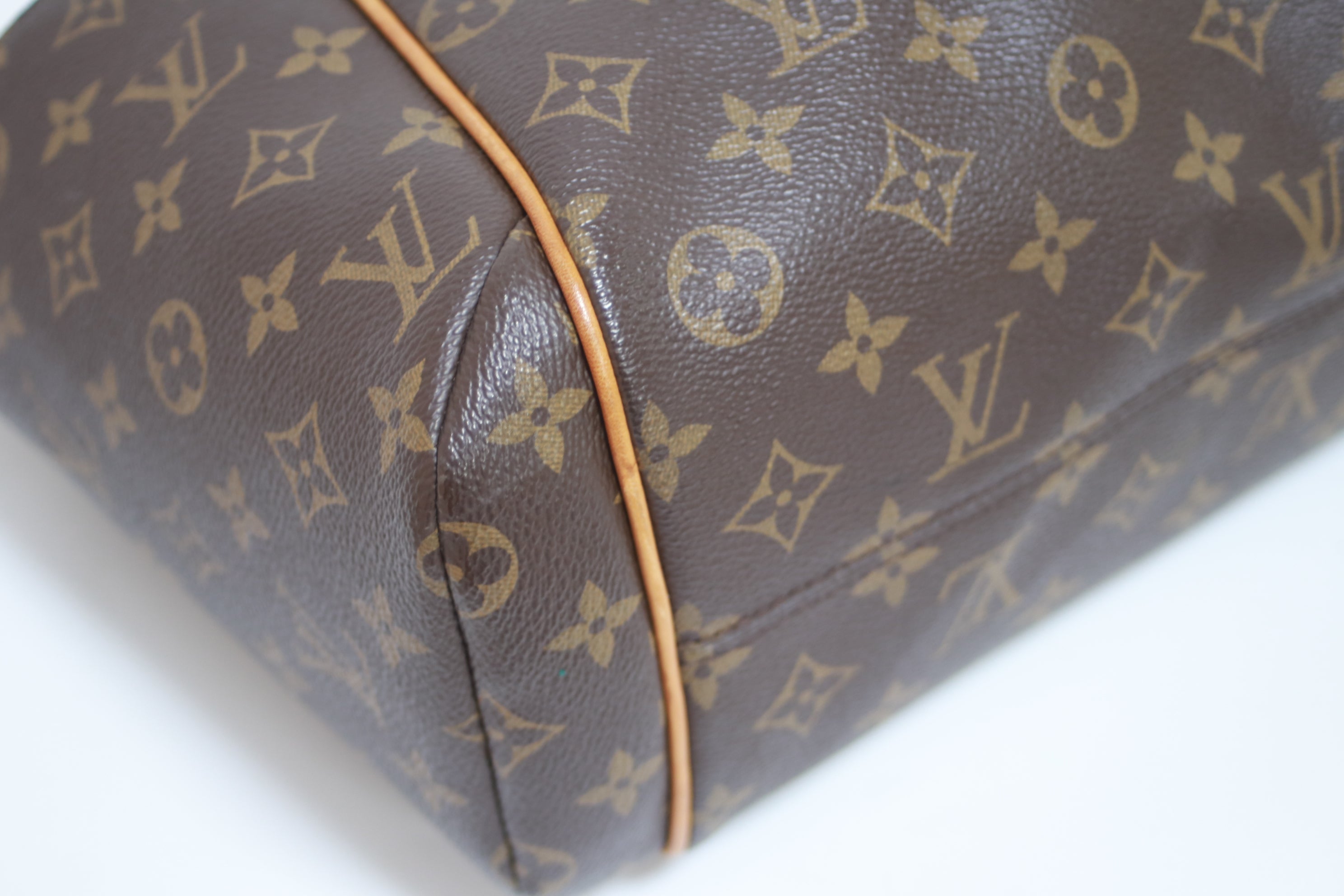Louis Vuitton Totally PM Handbag Used