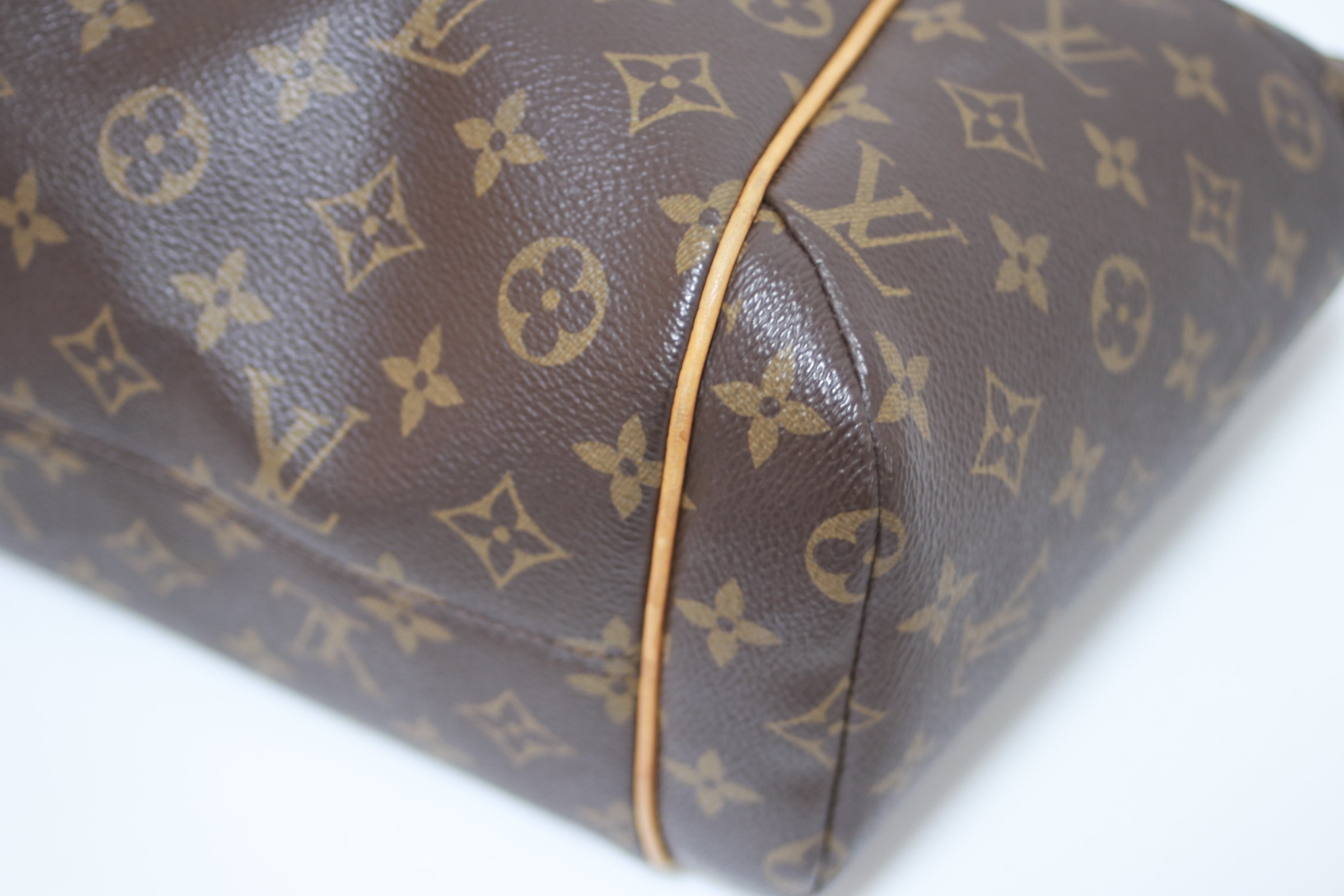 Louis Vuitton Totally PM Handbag Used
