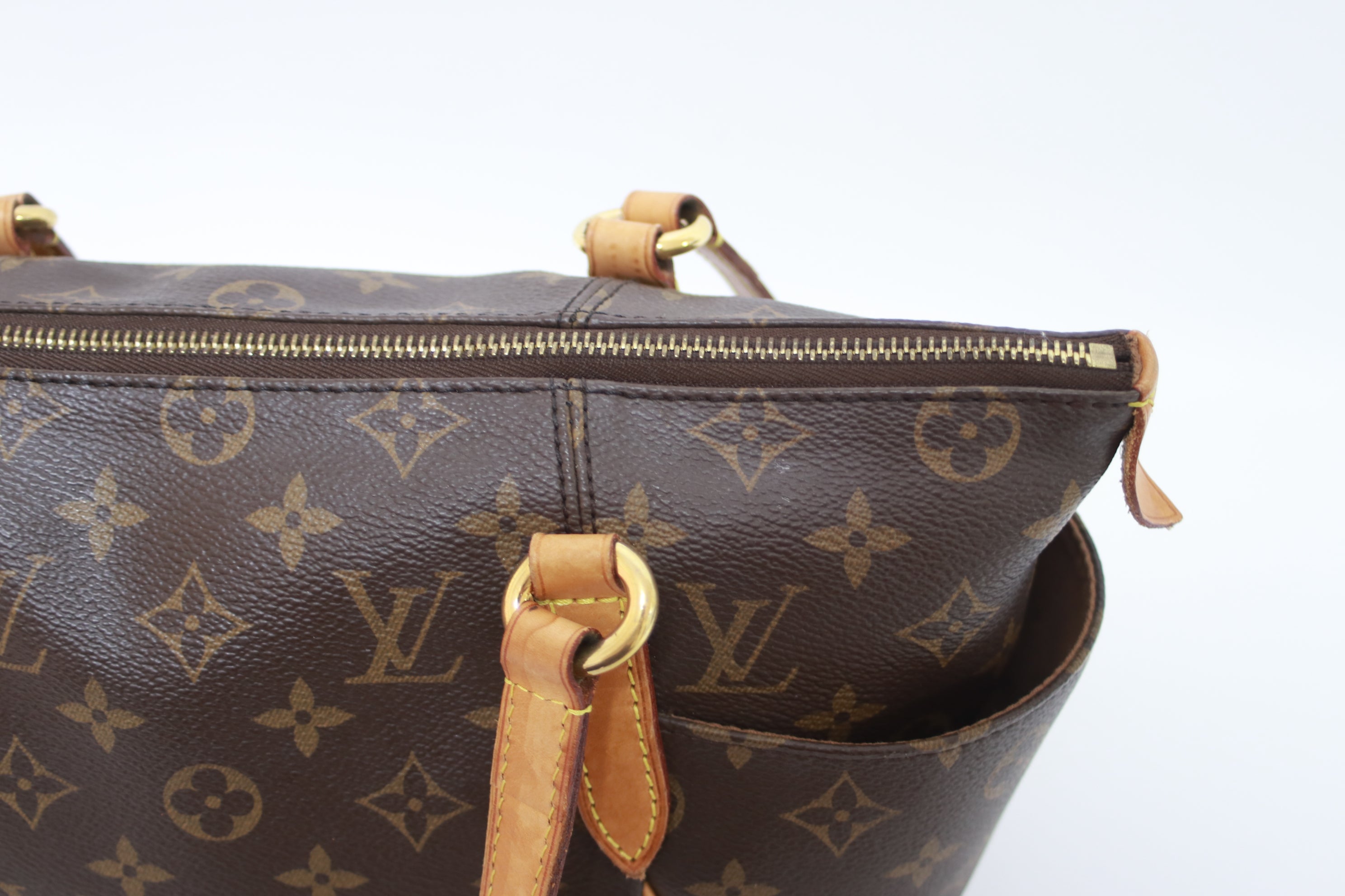 Louis Vuitton Totally PM Handbag Used