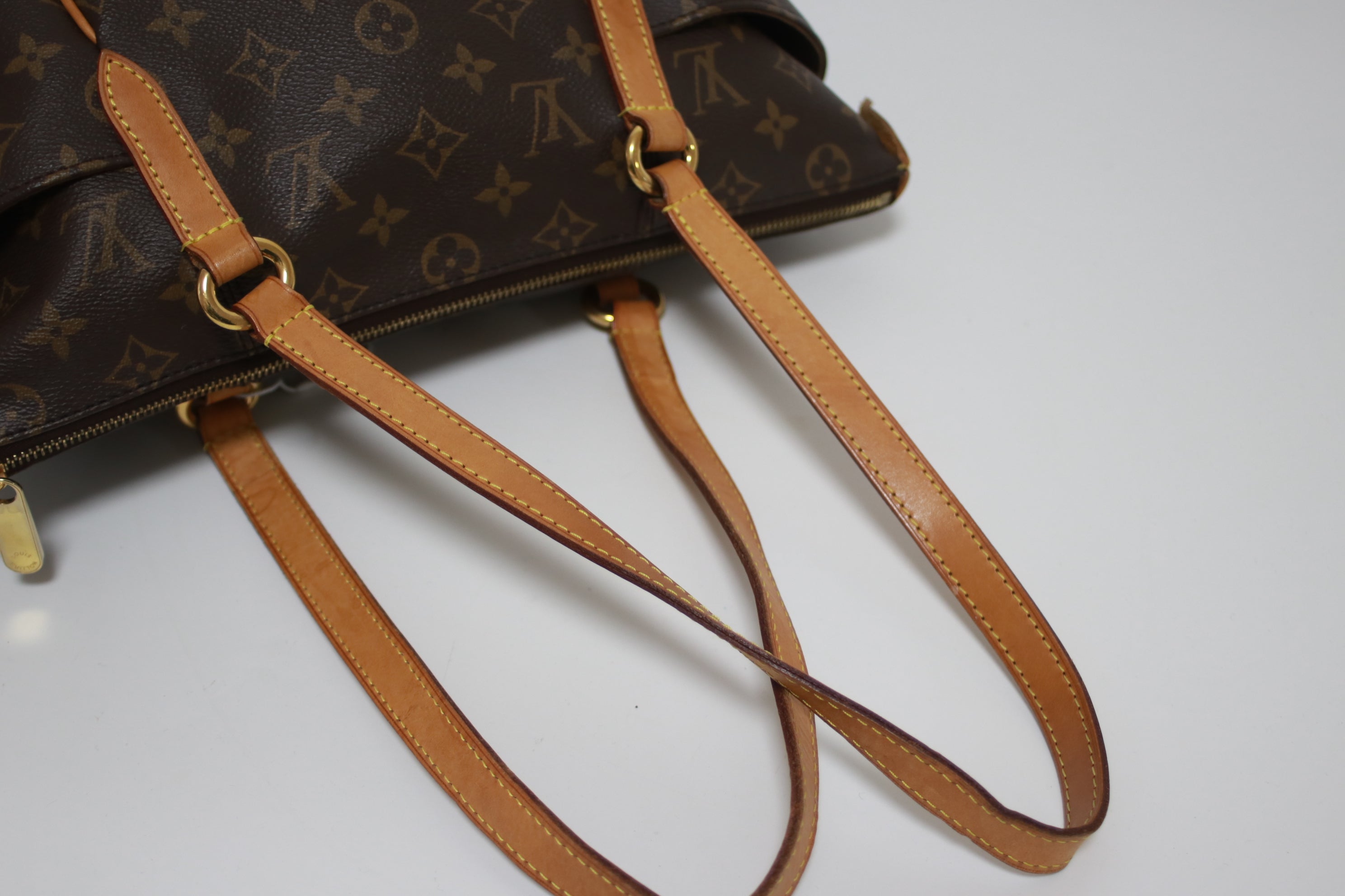 Louis Vuitton Totally PM Handbag Used