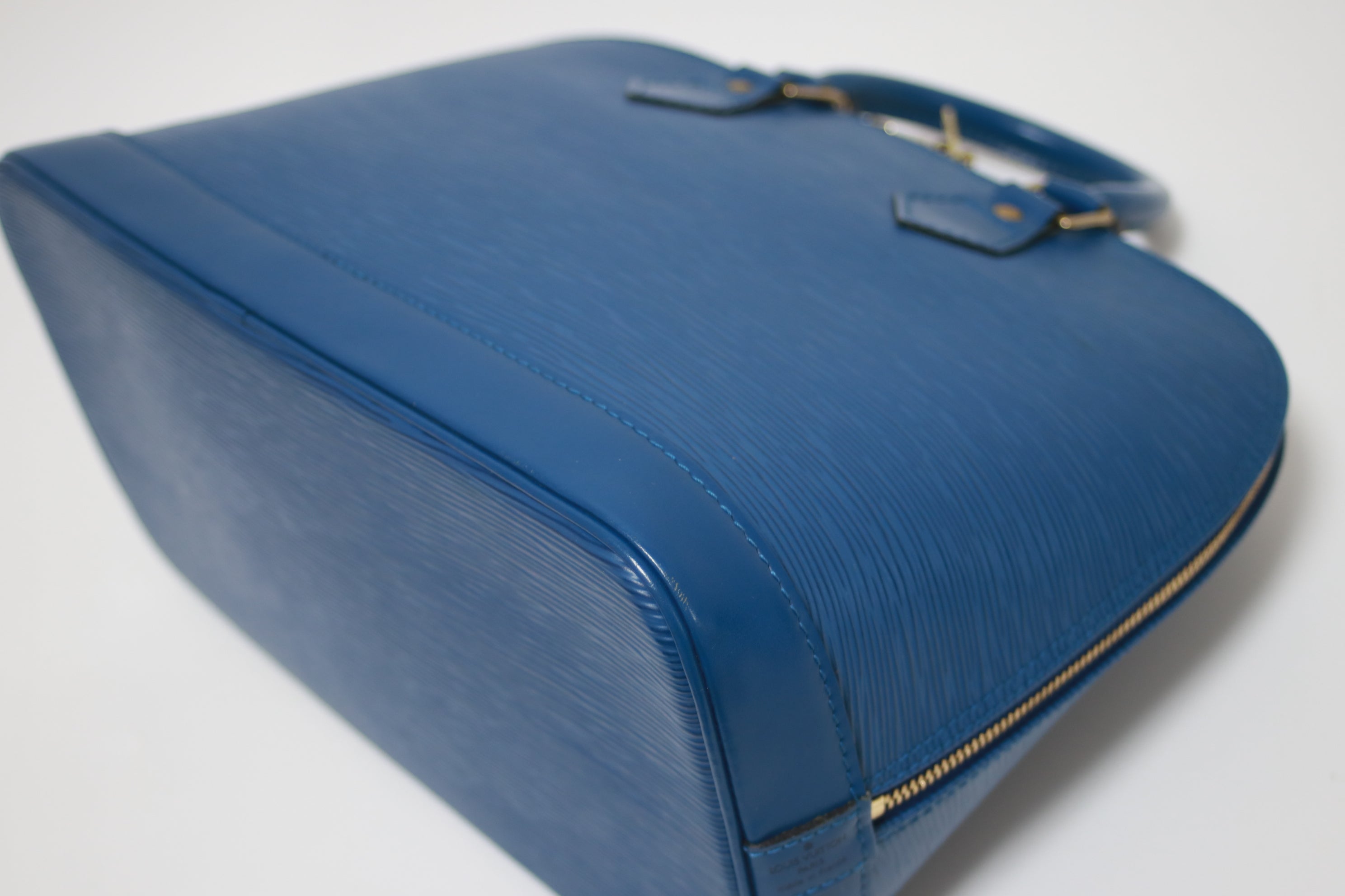 Louis Vuitton Alma PM Epi Blue Used