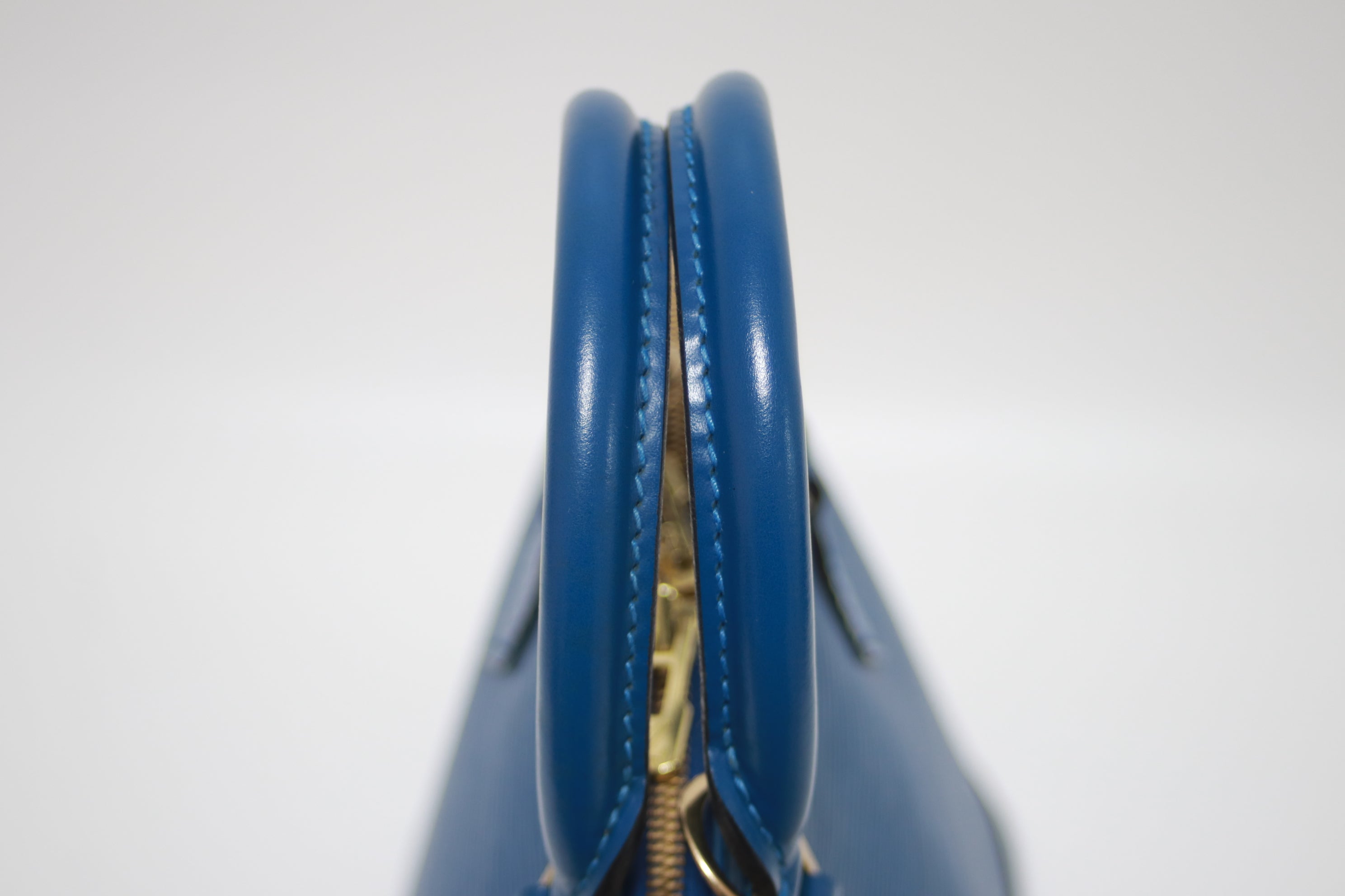 Louis Vuitton Alma PM Epi Blue Used