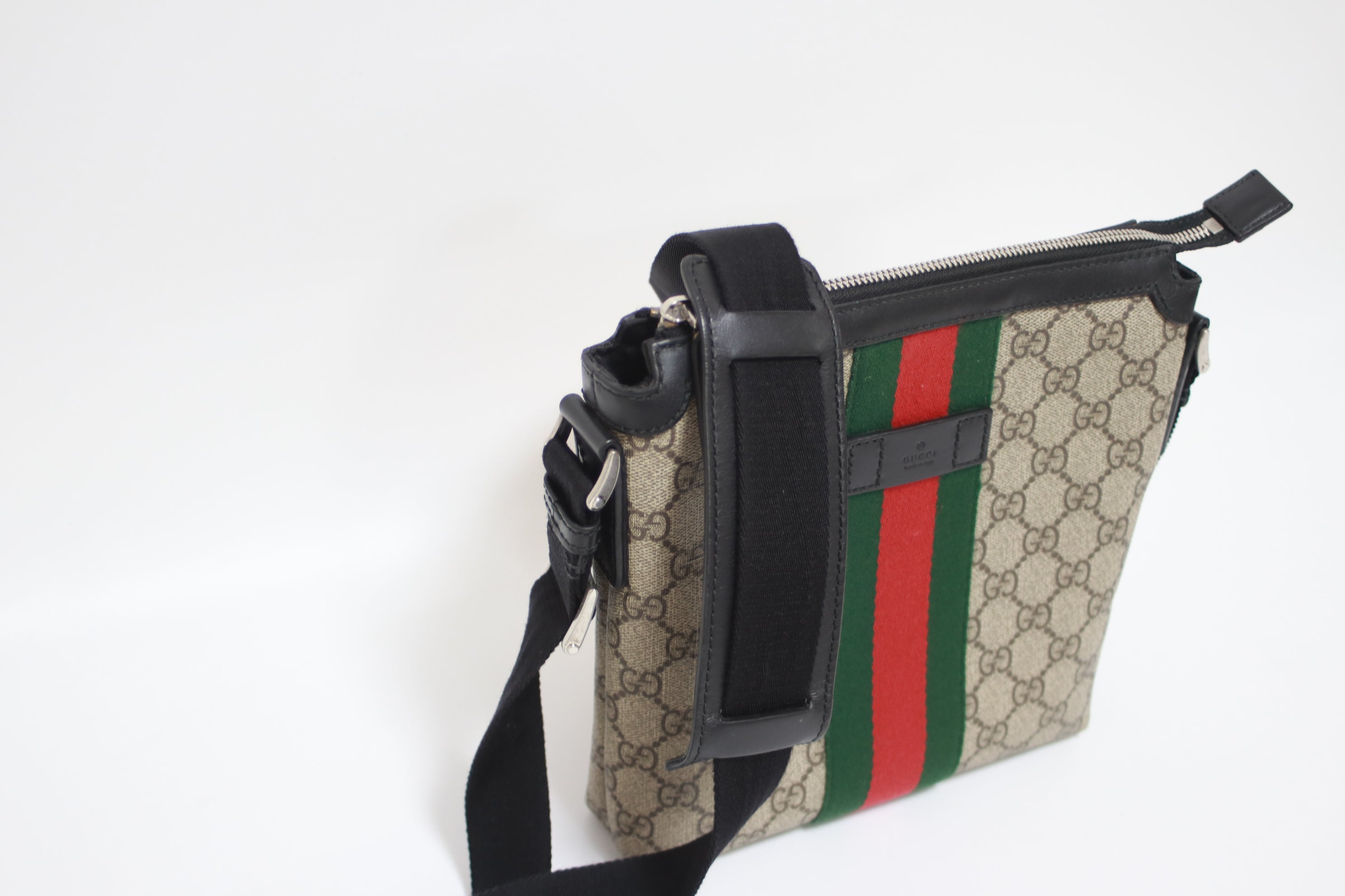 Gucci Slim Web Crossbody Shoulder Bag Used (7768)