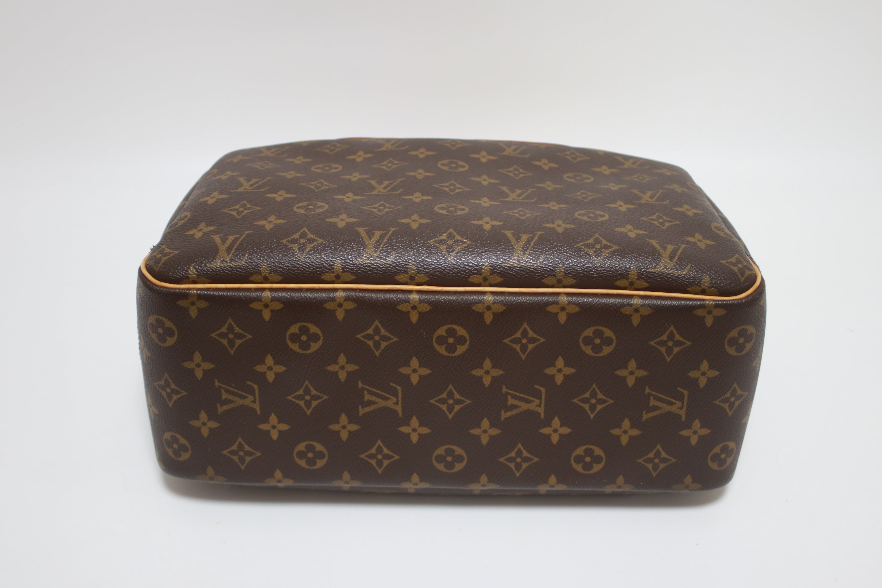 Louis Vuitton Deauville Handbag Used
