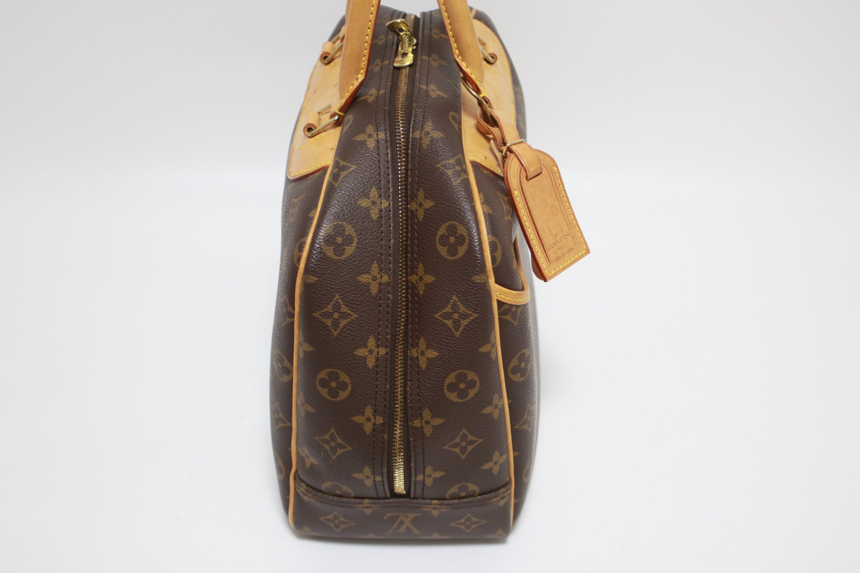 Louis Vuitton Deauville Handbag Used