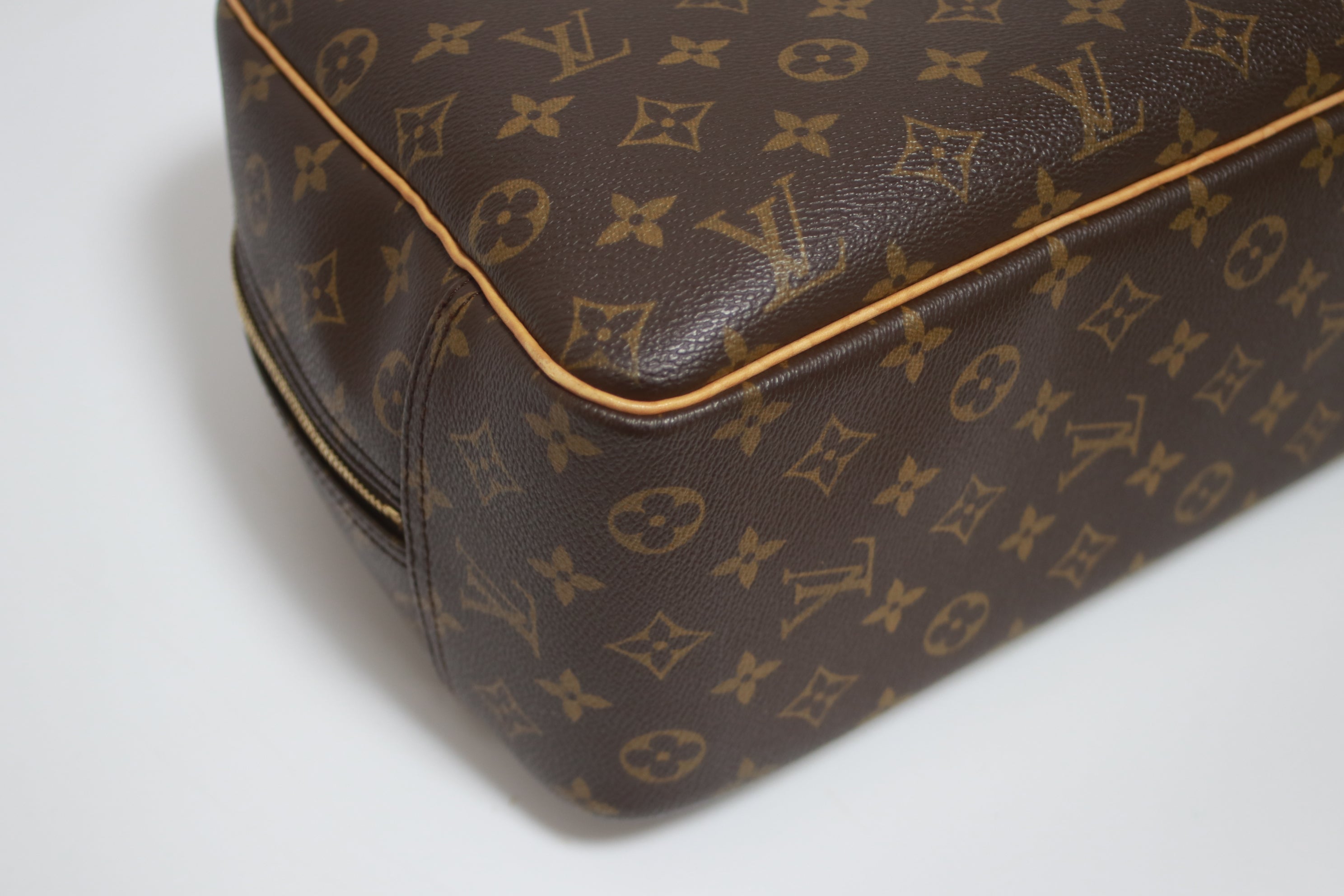 Louis Vuitton Deauville Handbag Used