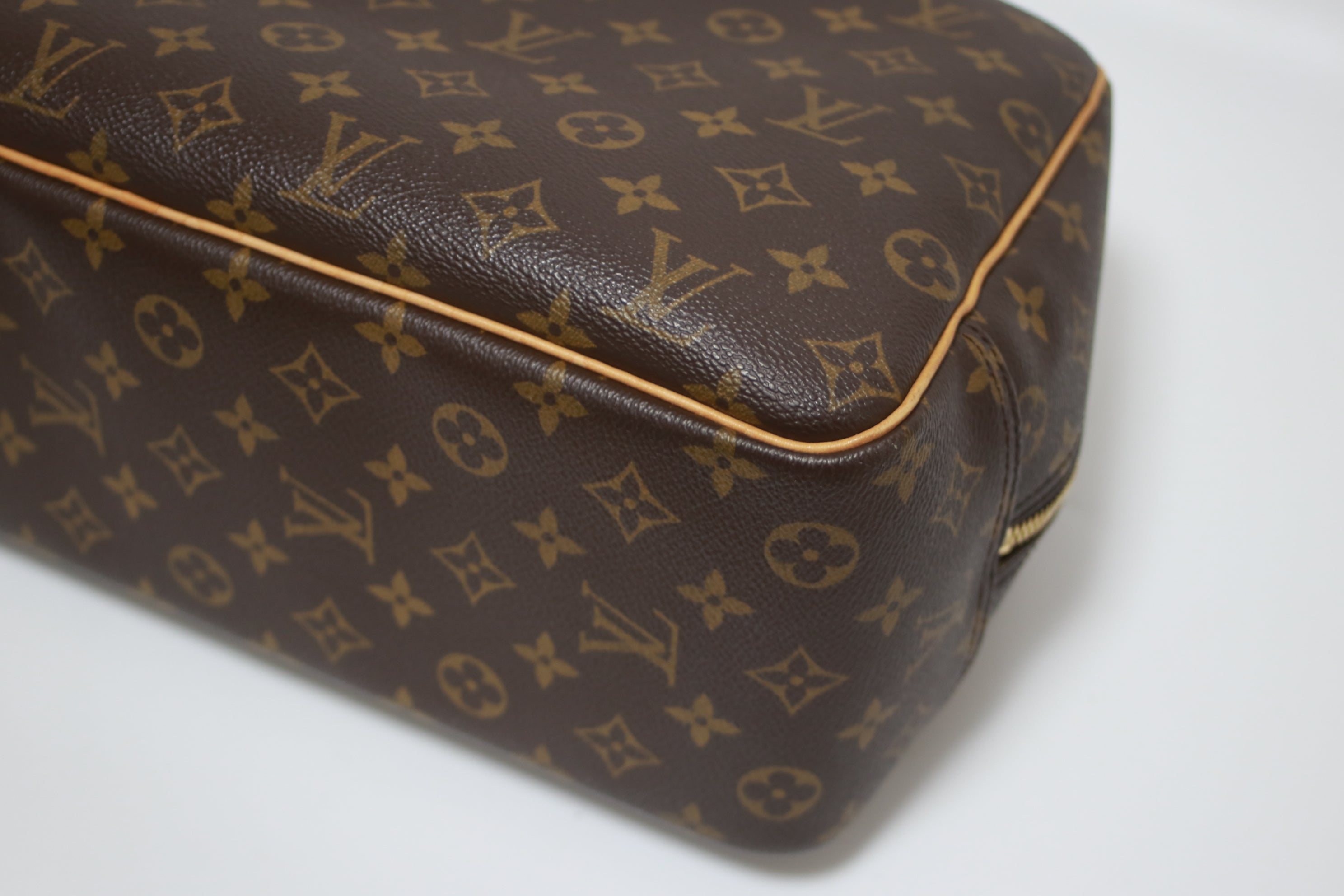 Louis Vuitton Deauville Handbag Used
