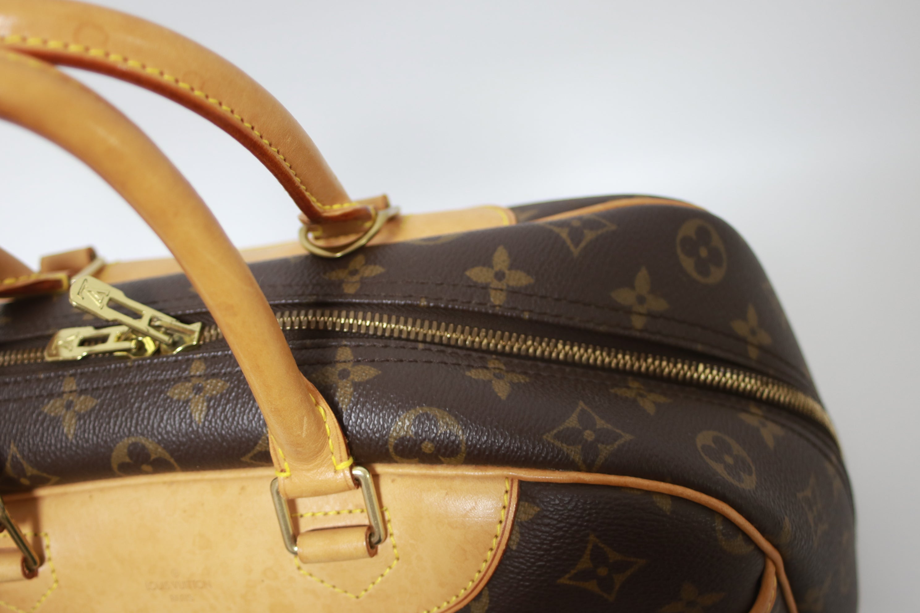 Louis Vuitton Deauville Handbag Used