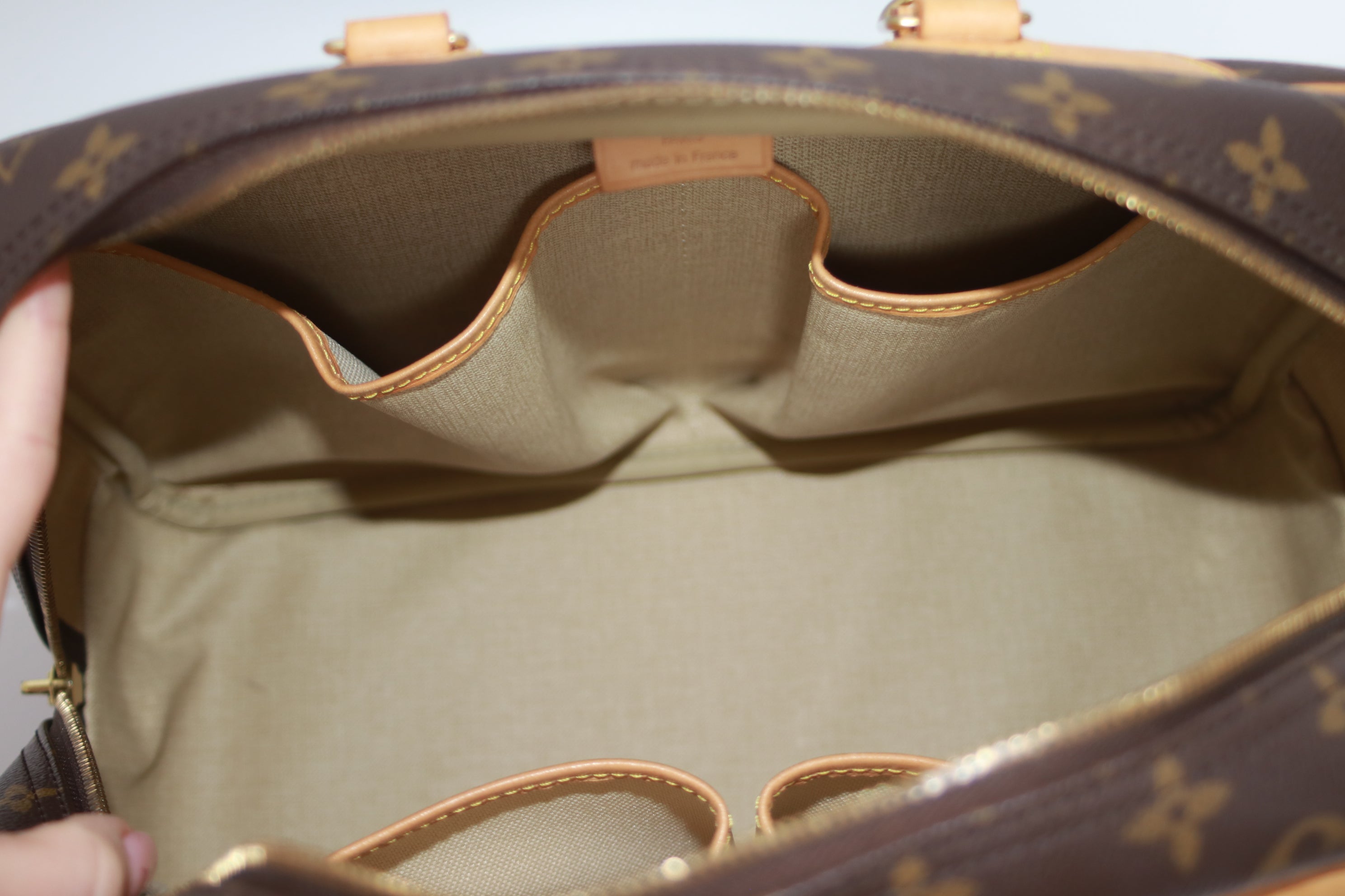 Louis Vuitton Deauville Handbag Used