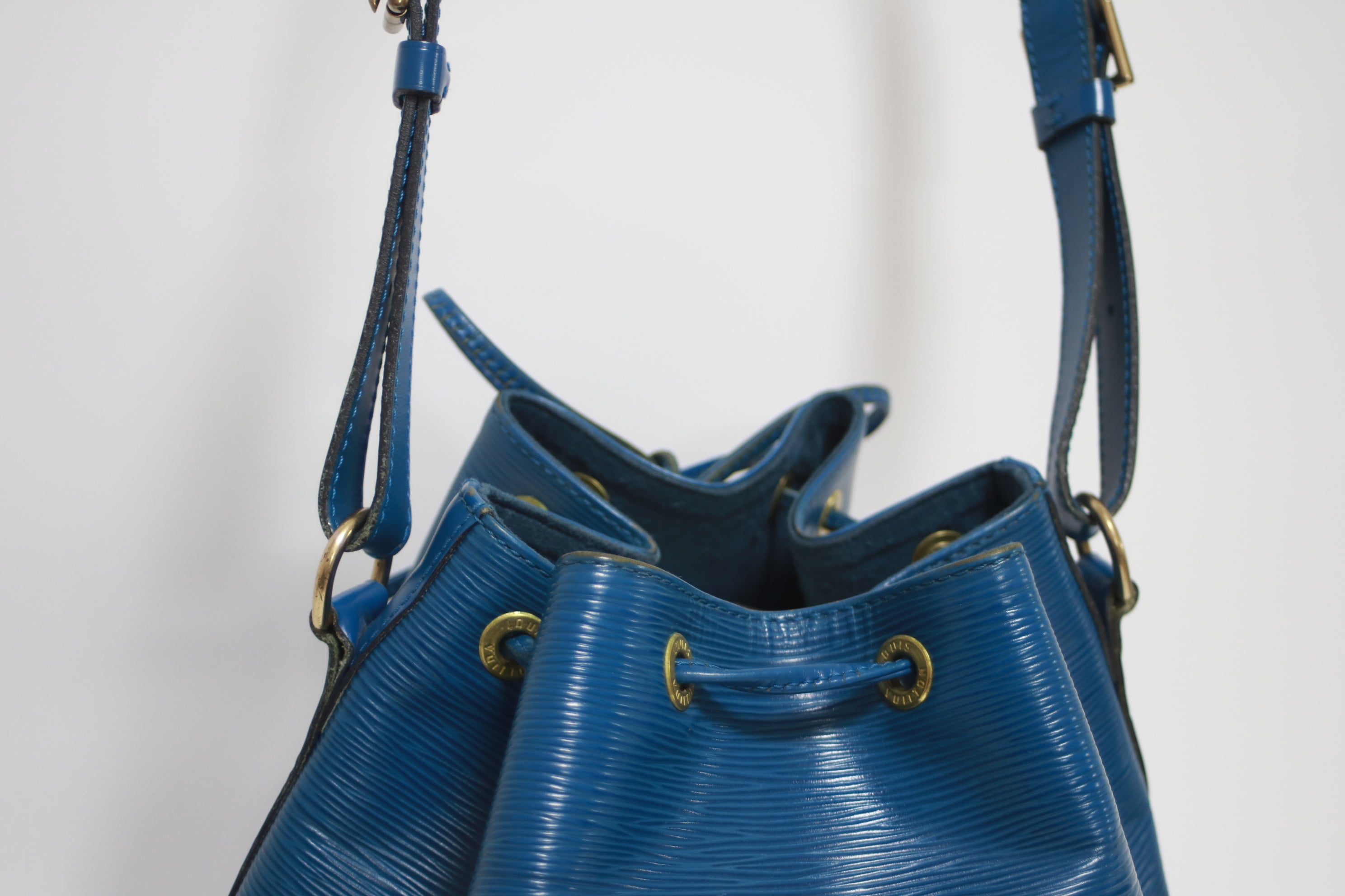 Louis Vuitton Epi Noe PM Soulder Bag Blue Used