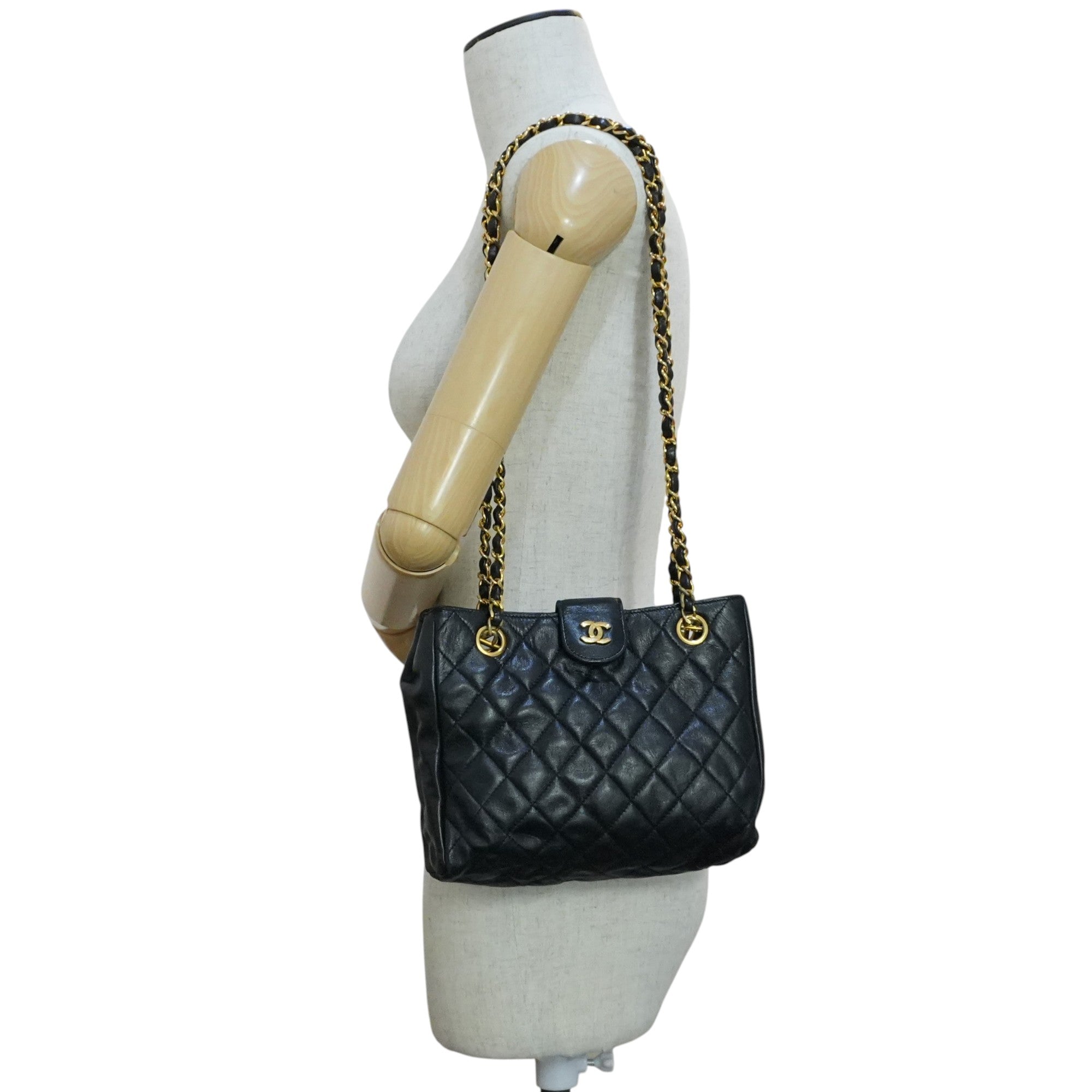 Pre-owned Chanel Lambskin Skin Chain Shoulder Bag Black