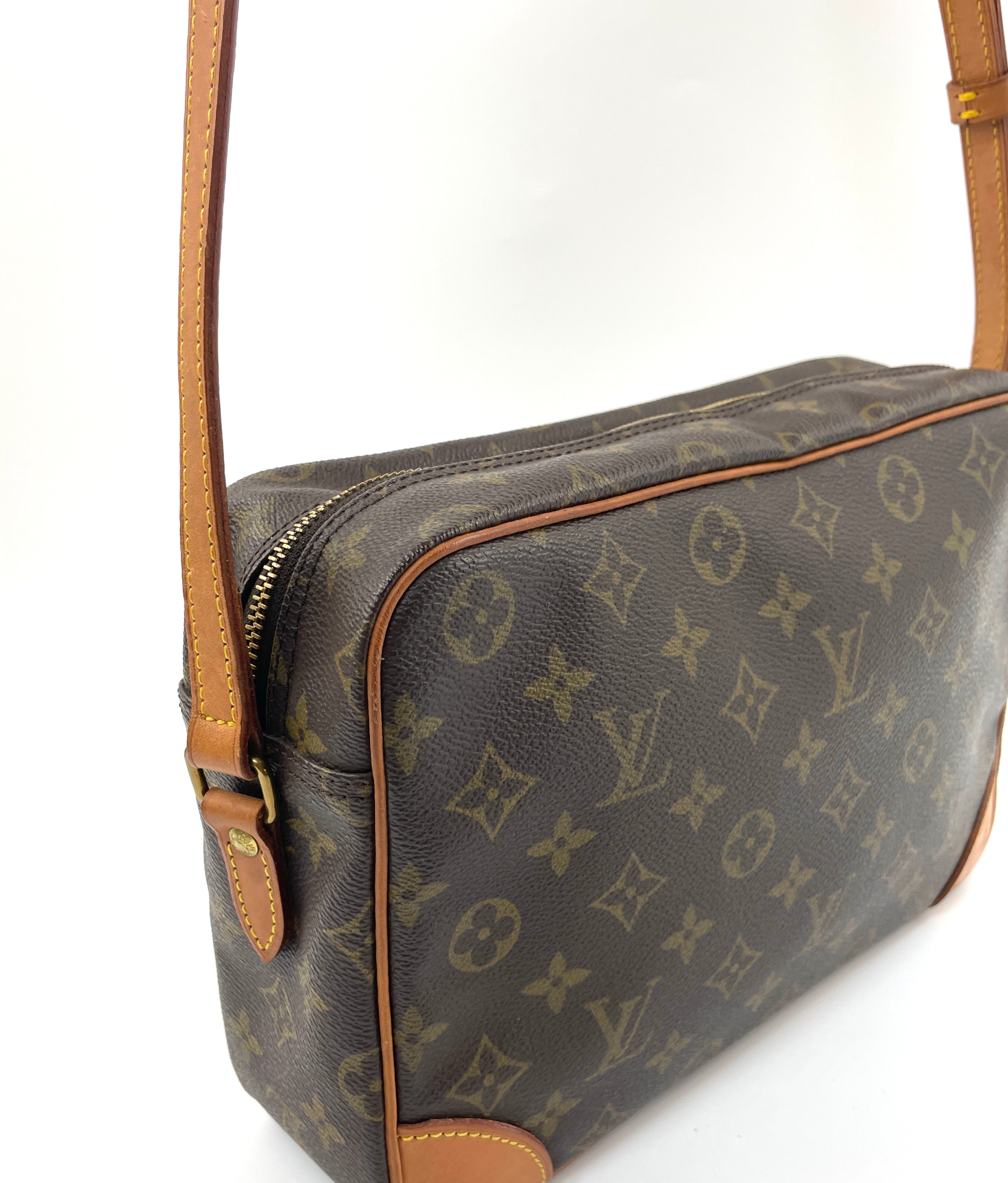 Louis Vuitton Monogram Trocadero 30