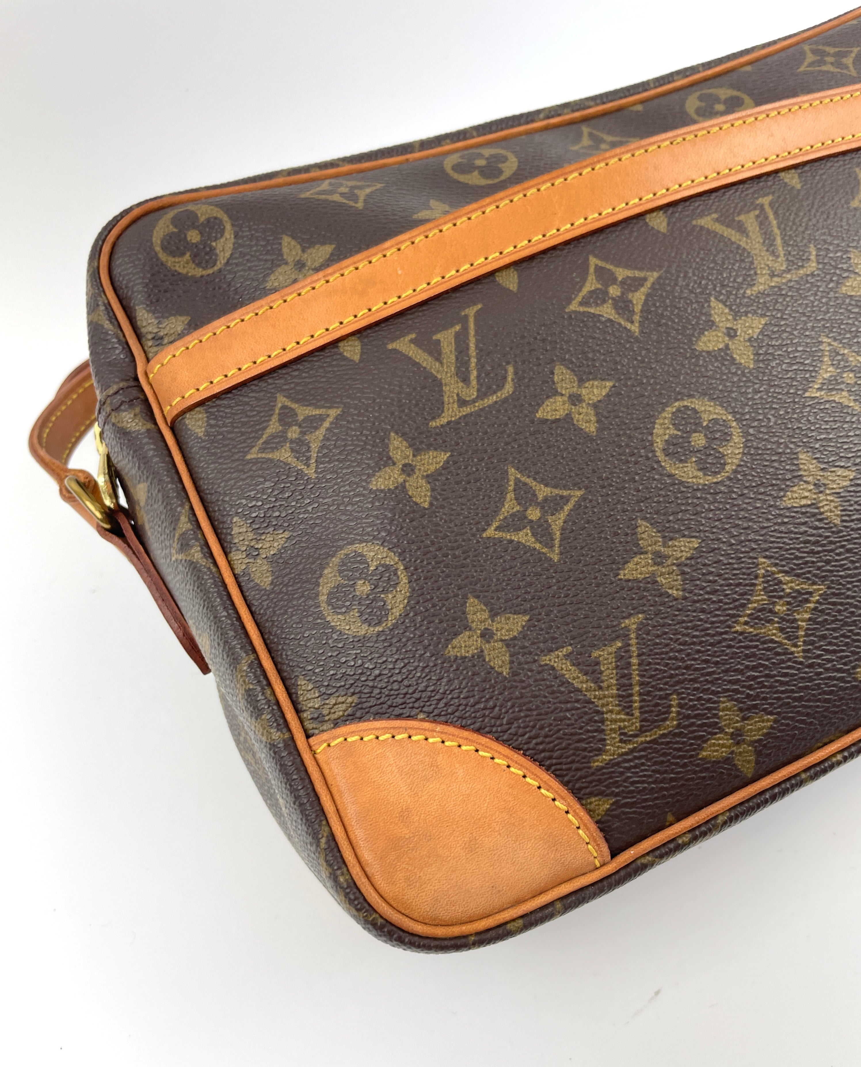 Louis Vuitton Trocadero 30 Shoulder Bag Used (6187)