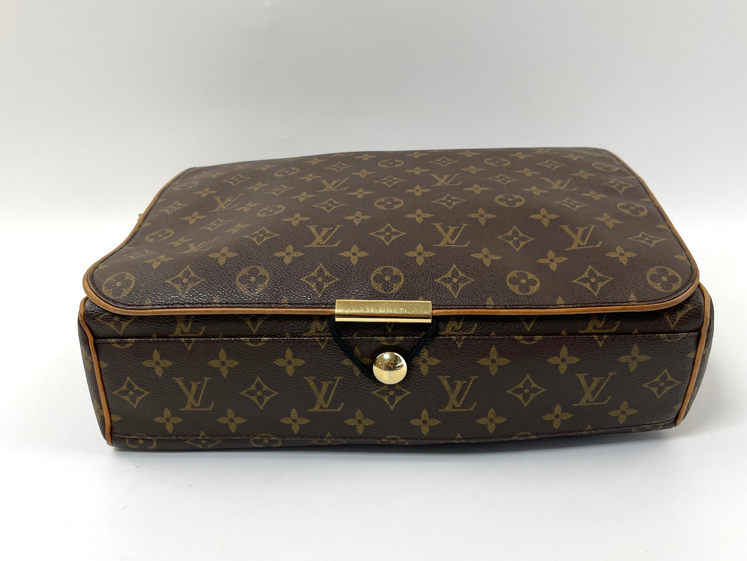 Louis Vuitton Abbesses Messenger Bag – Closet Connection Resale