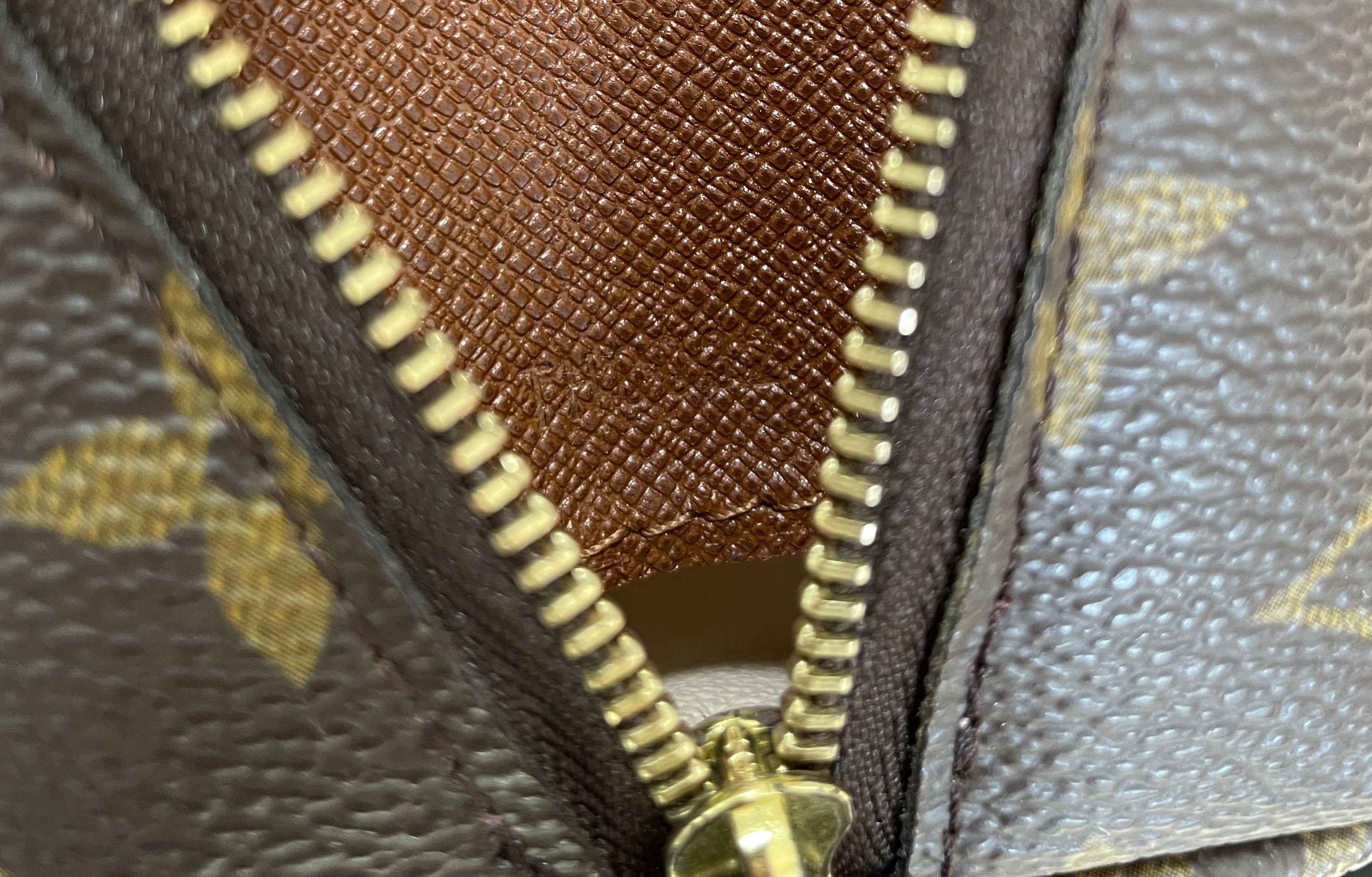 Louis Vuitton Demi Ronde Pouch Used (7156)