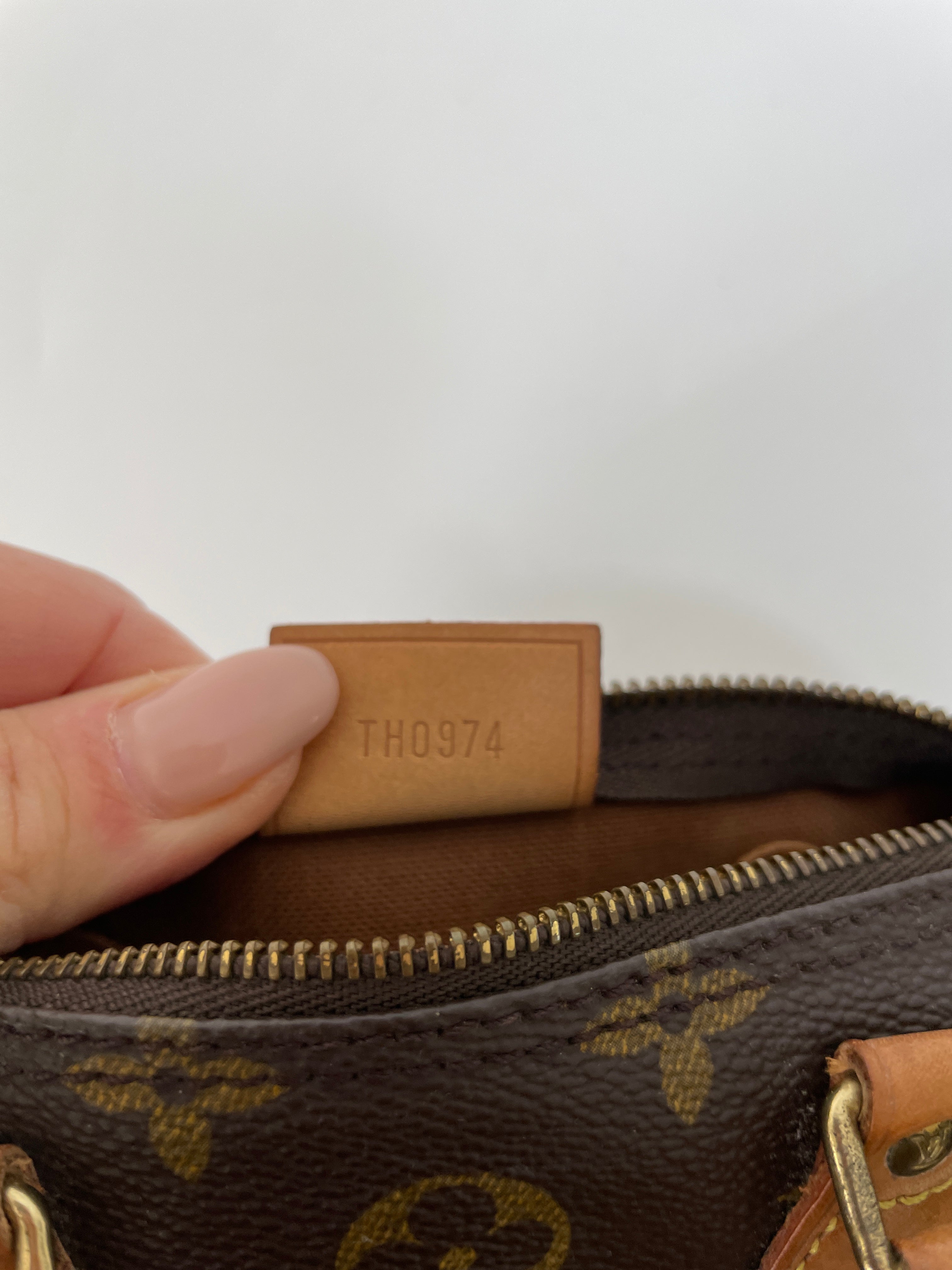 Louis Vuitton Mini Speedy Handbag Used (7121)