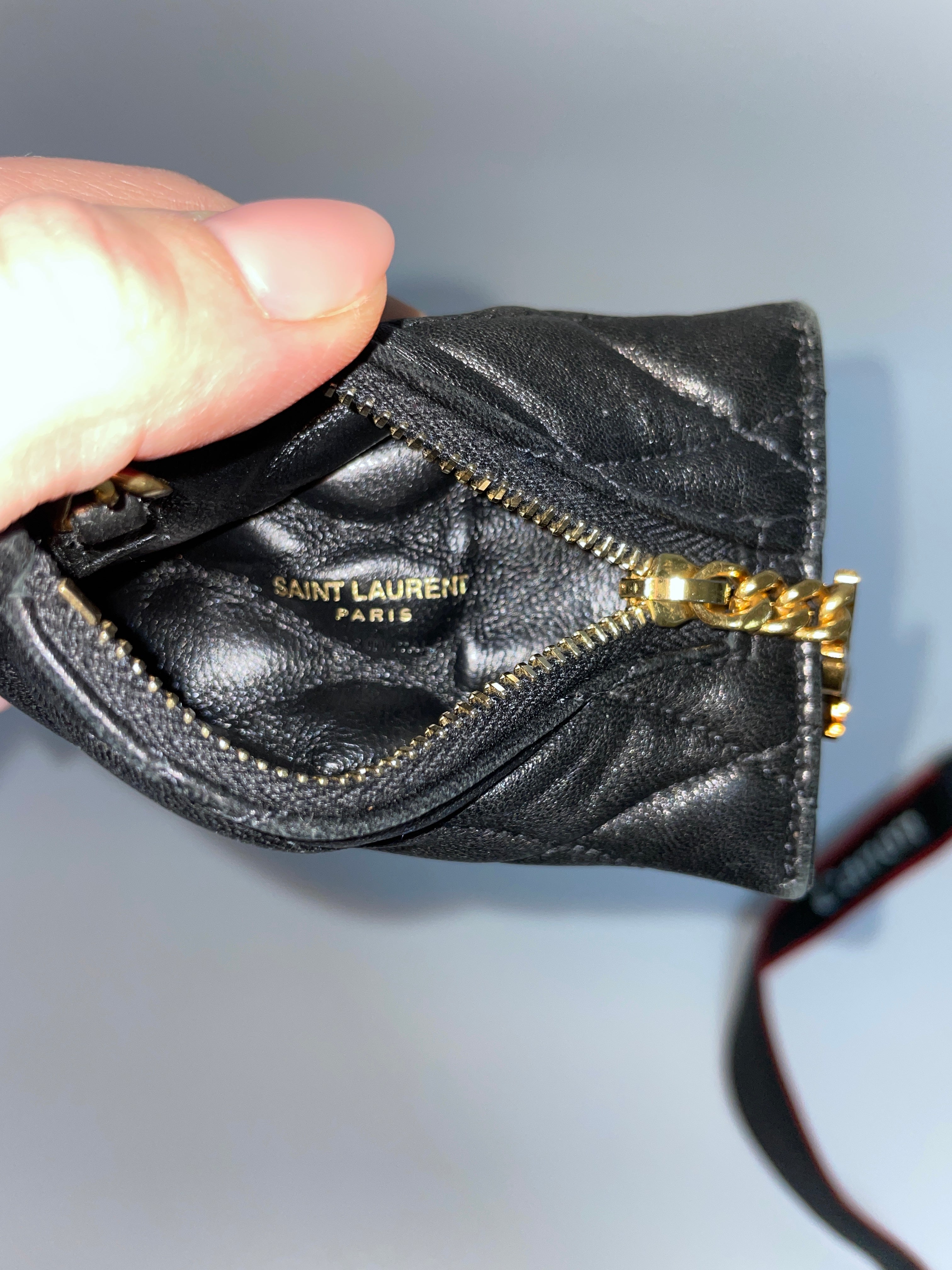 YSL Piccola pochette e portachiavi Usato