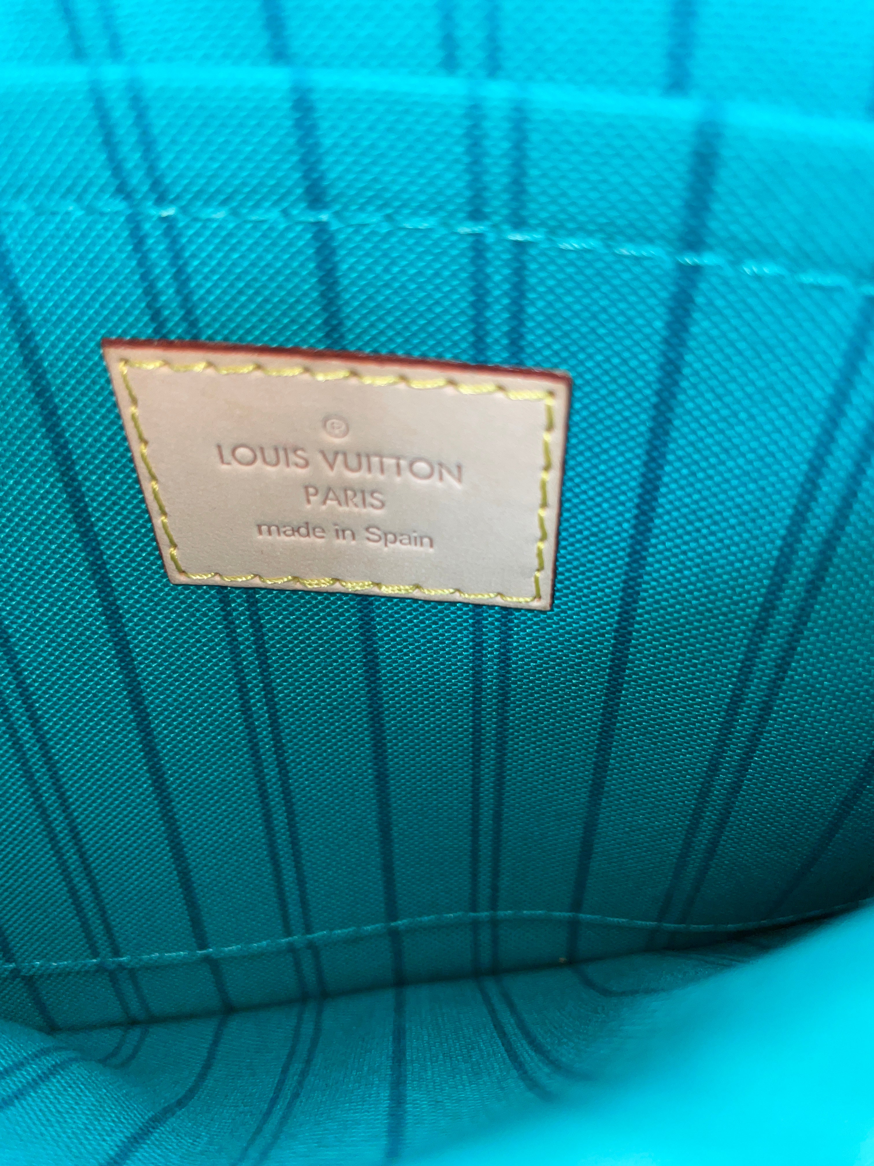 Louis Vuitton Limited Edition Clutch V Turquoise Used