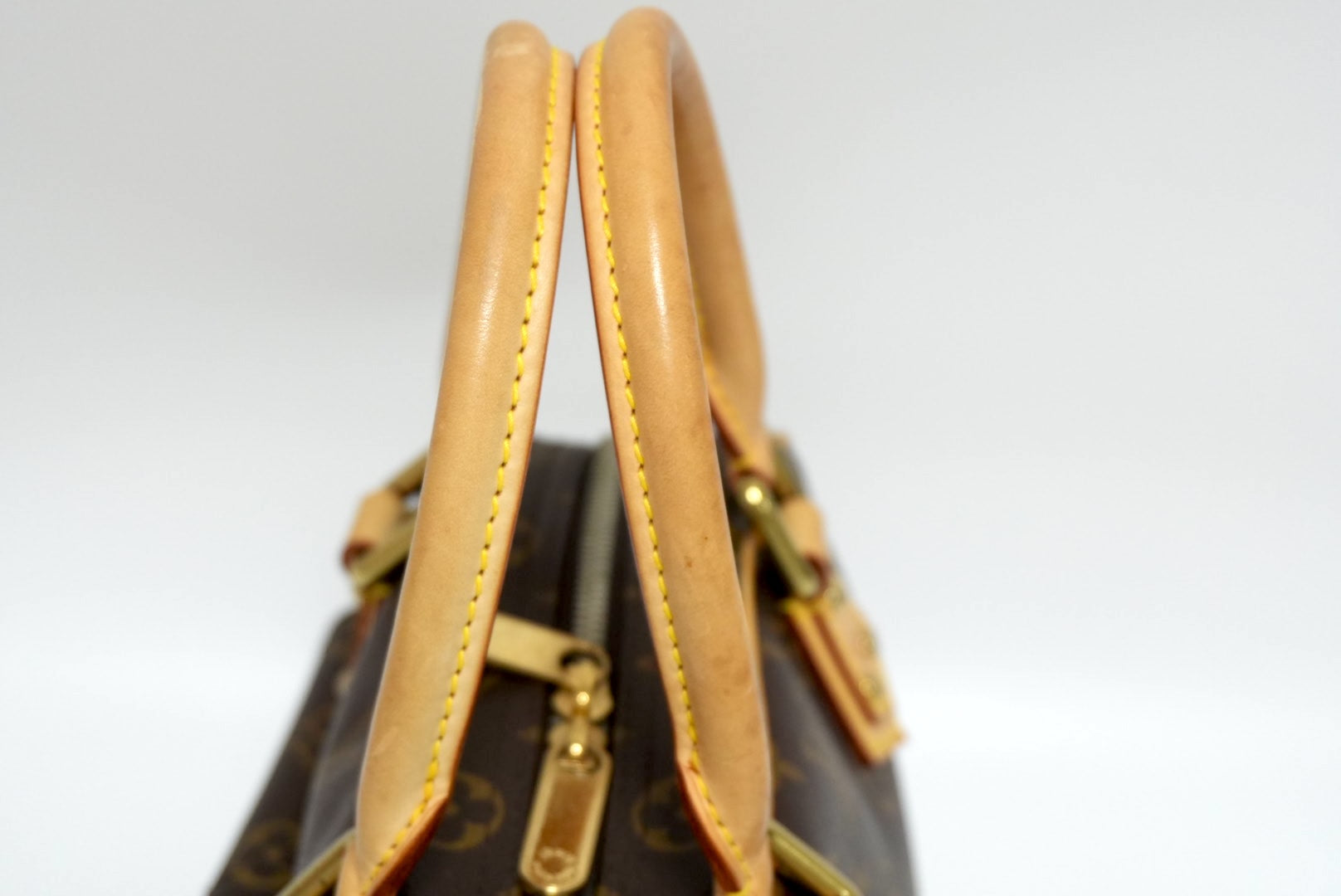 Louis Vuitton Manhattan PM Handbag Used