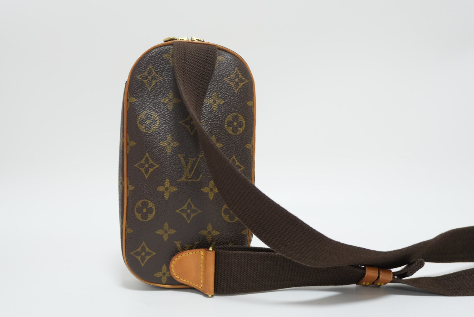 Louis Vuitton Pochette Gange Body Bag Used