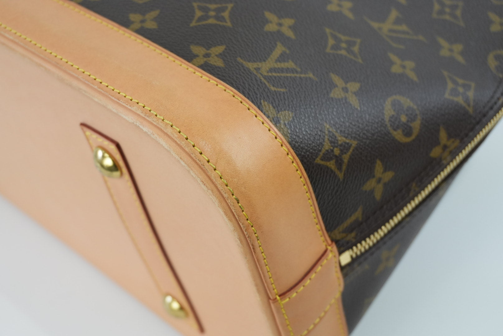 Louis Vuitton Alma GM Monogram Handbag Used