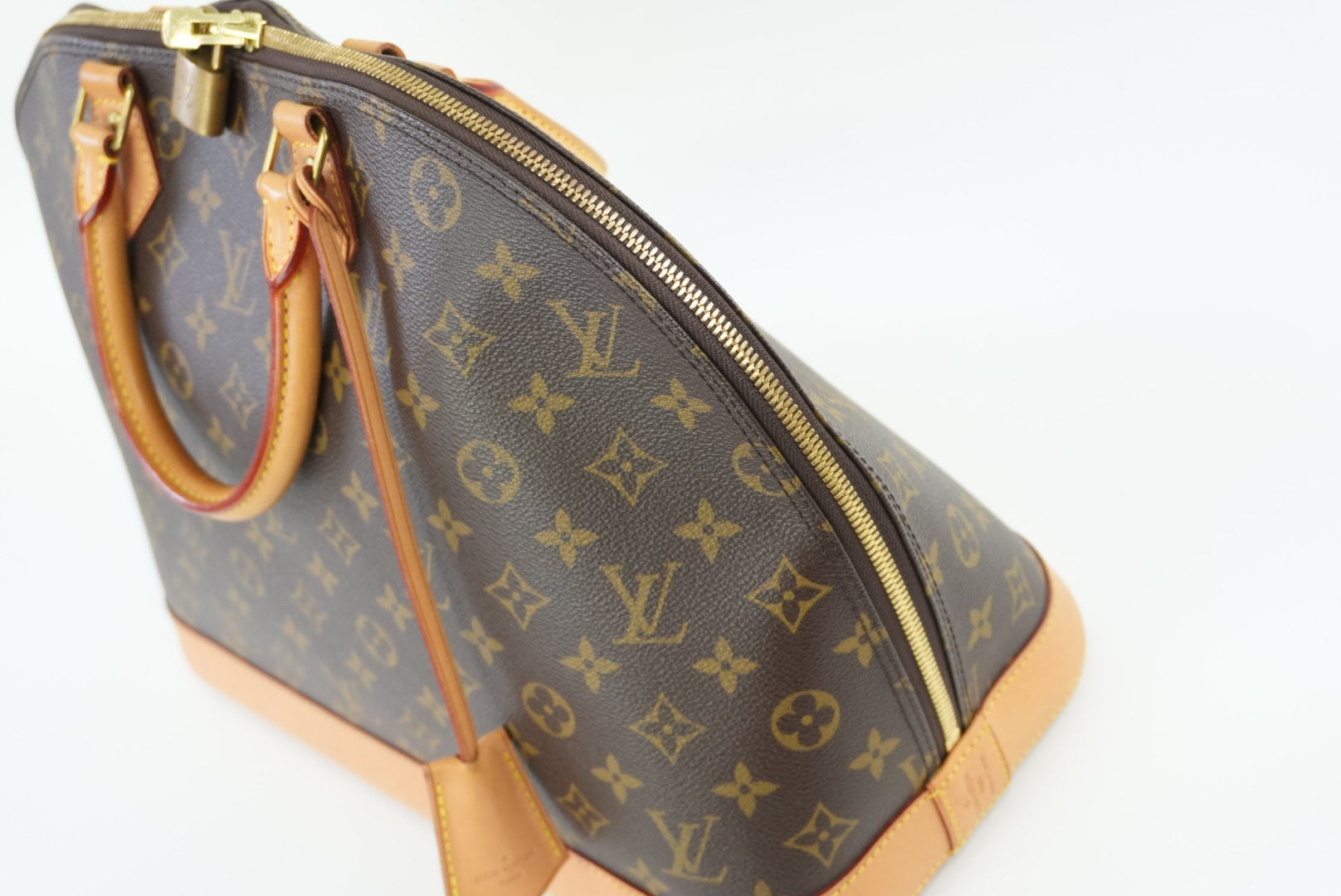 Louis Vuitton Alma GM Monogram Handbag Used