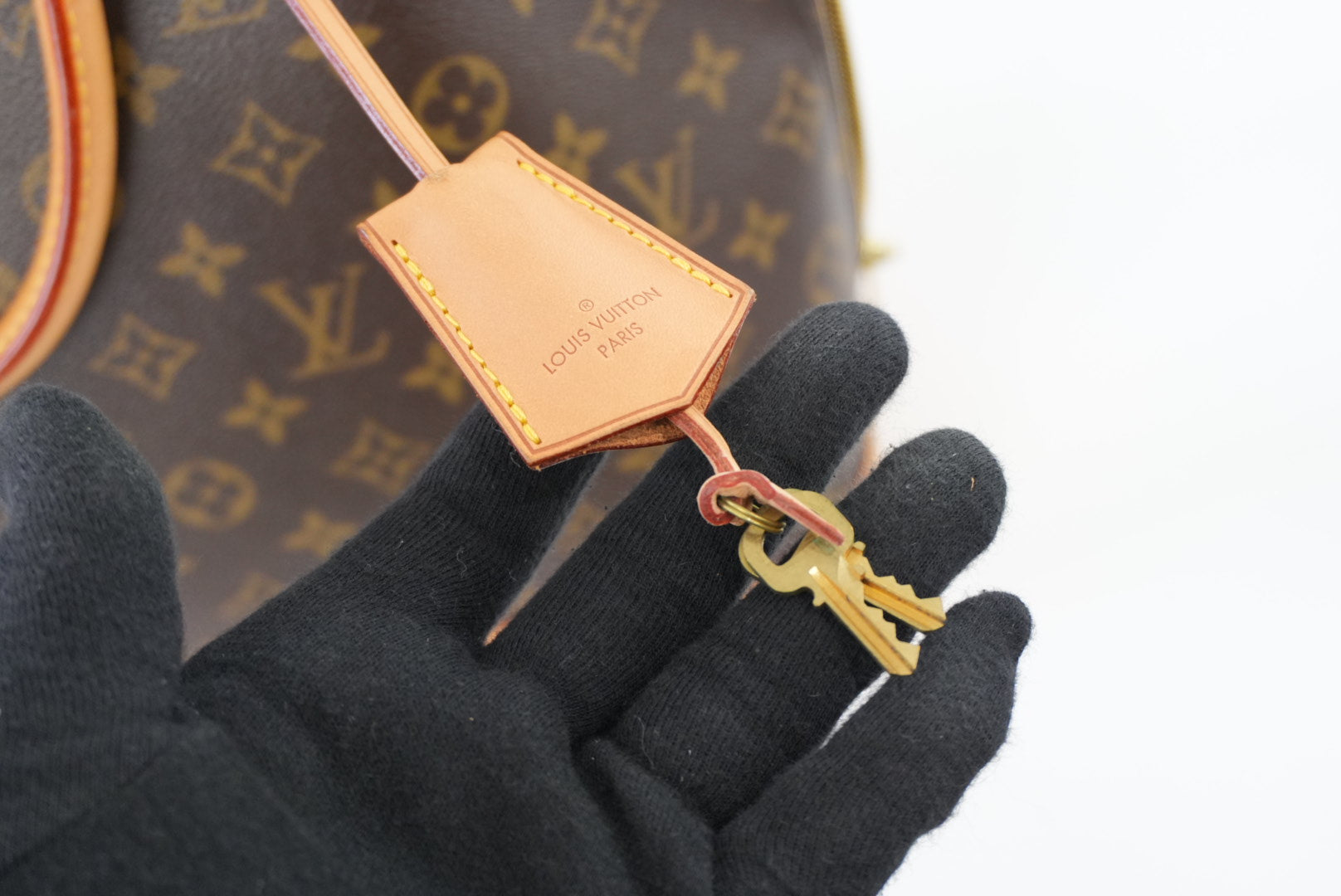 Louis Vuitton Alma GM Monogram Handbag Used