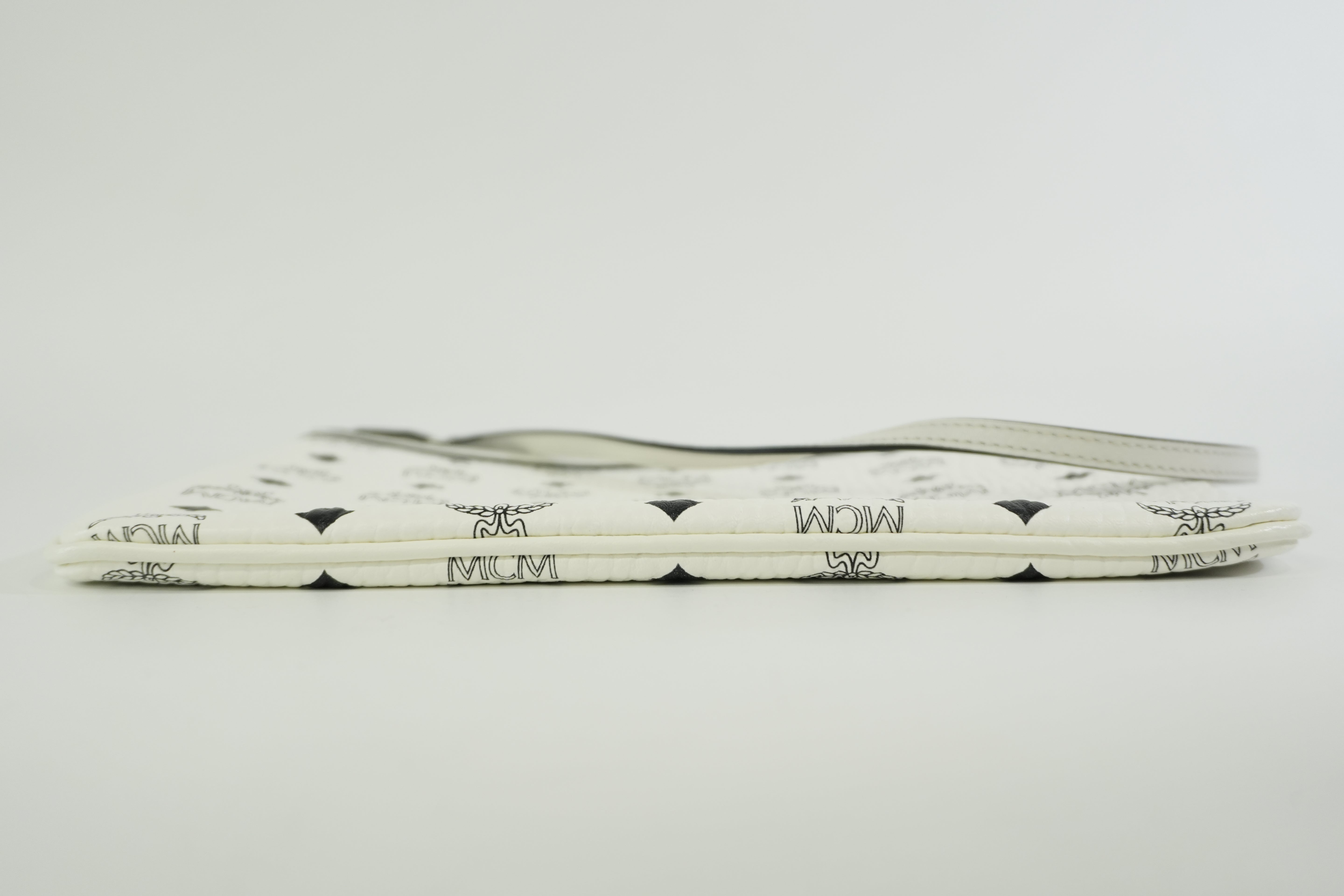 Pre-owned MCM Pouch White