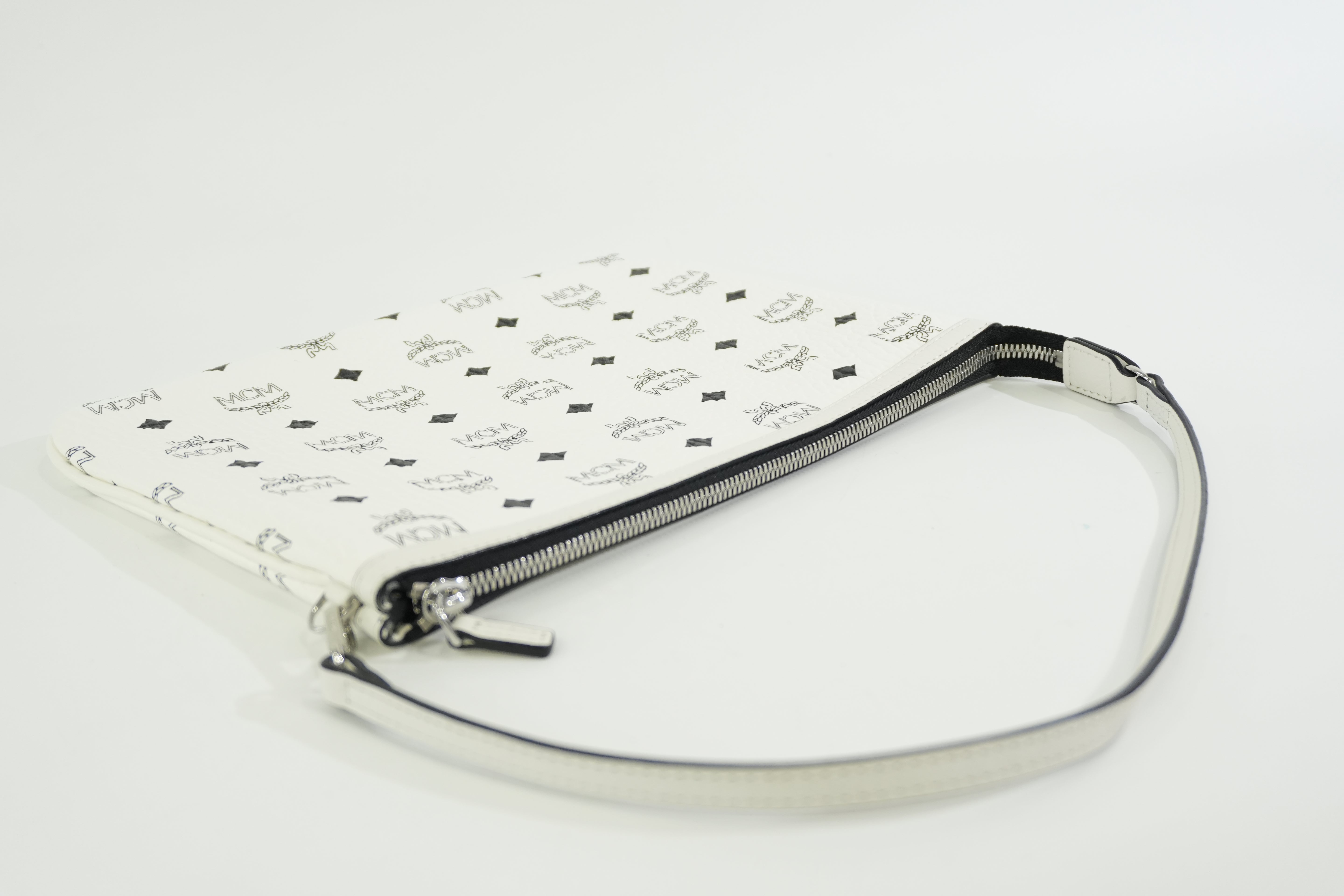 Pre-owned MCM Pouch White