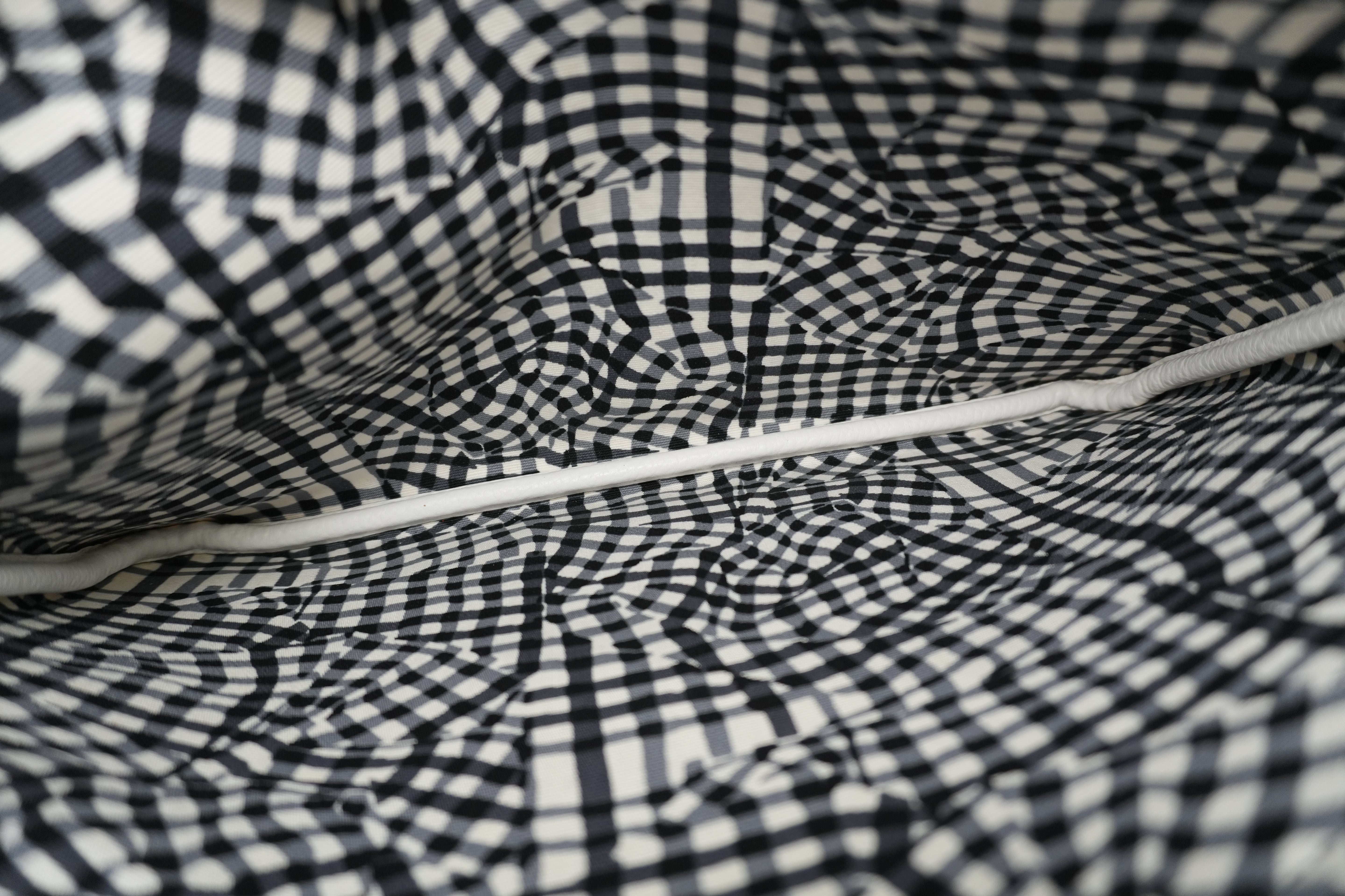 Pre-owned MCM Pouch White