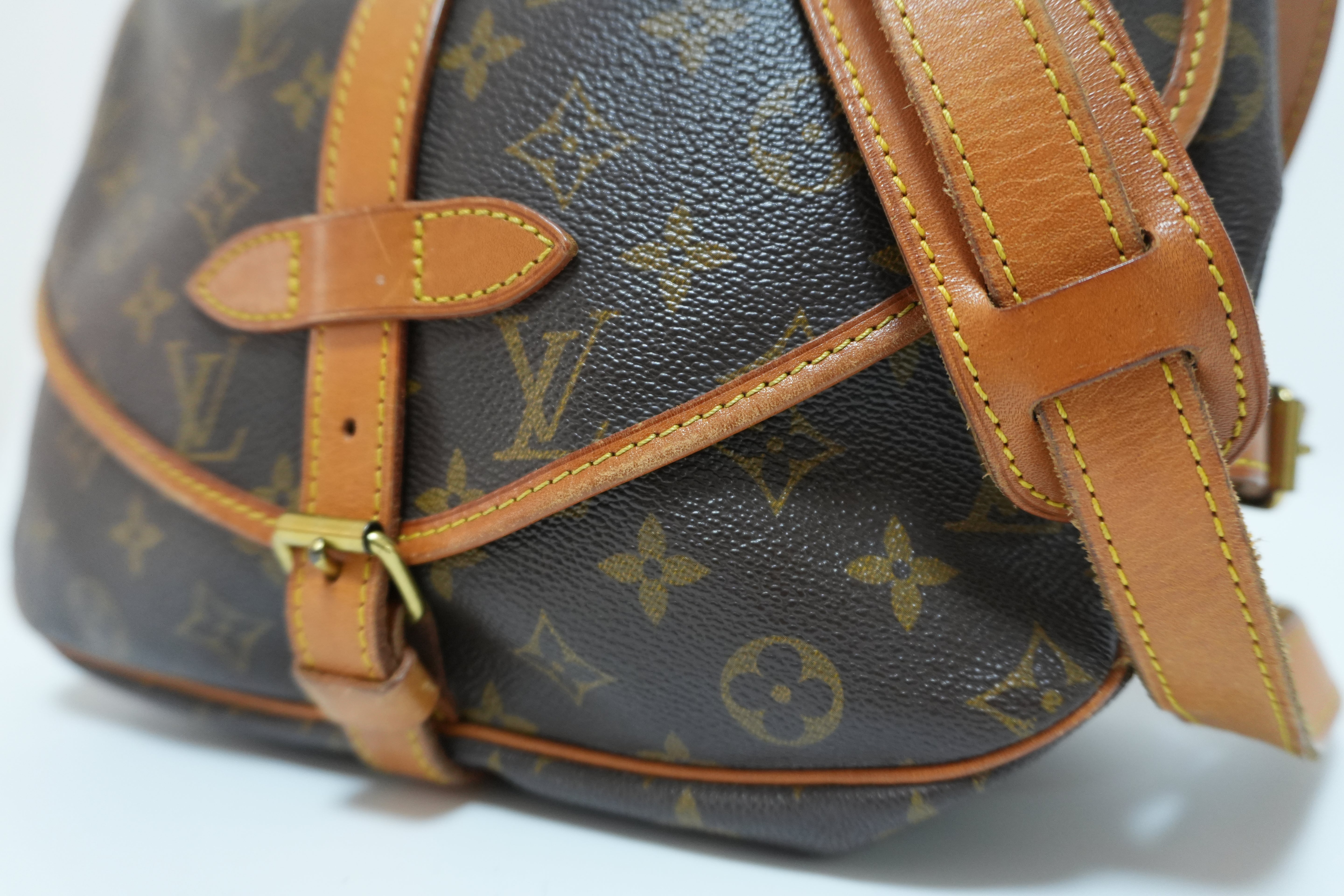 Louis Vuitton Saumur 30 Shoulder Bag Used