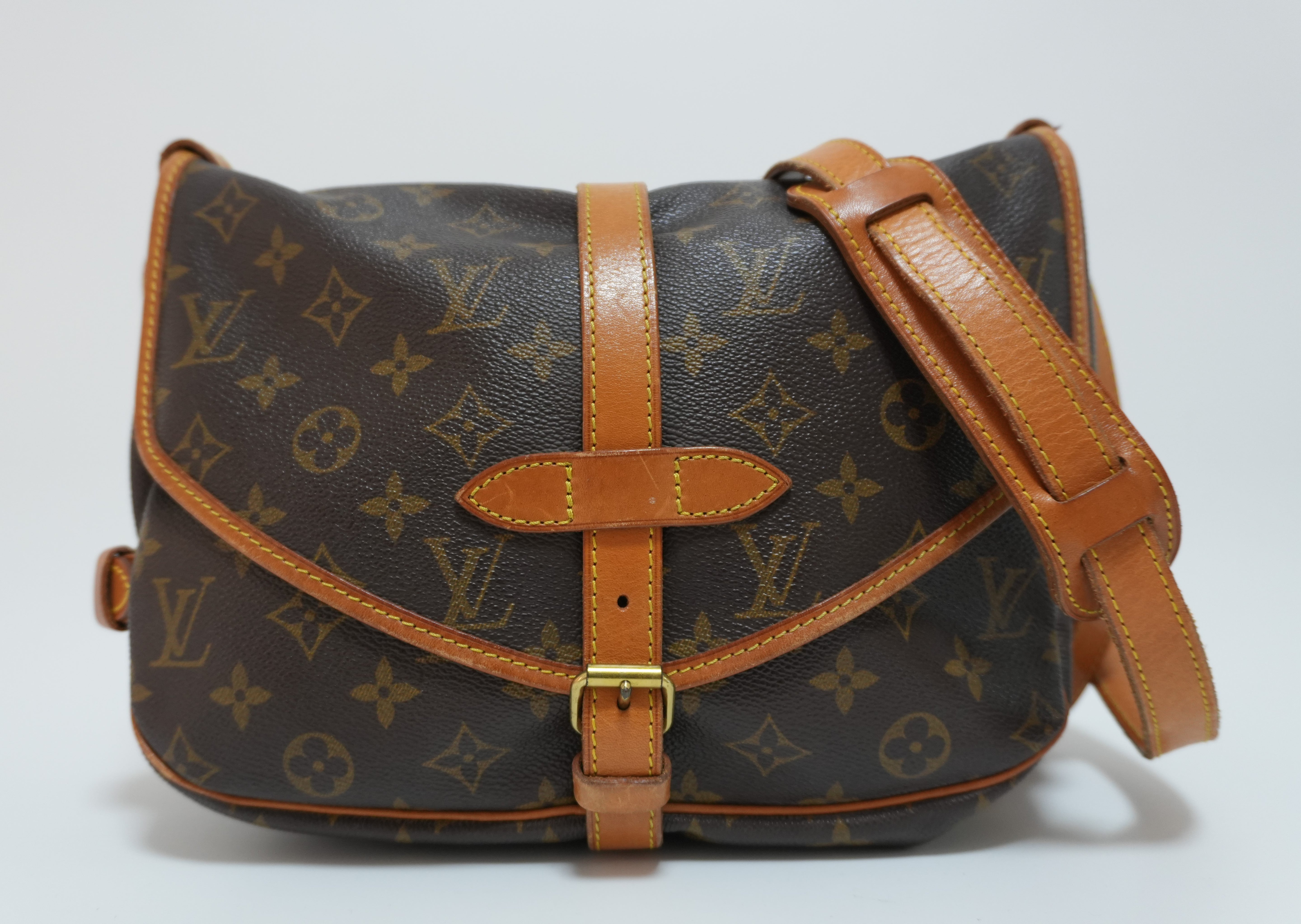 Louis Vuitton Saumur 30 Shoulder Bag Used