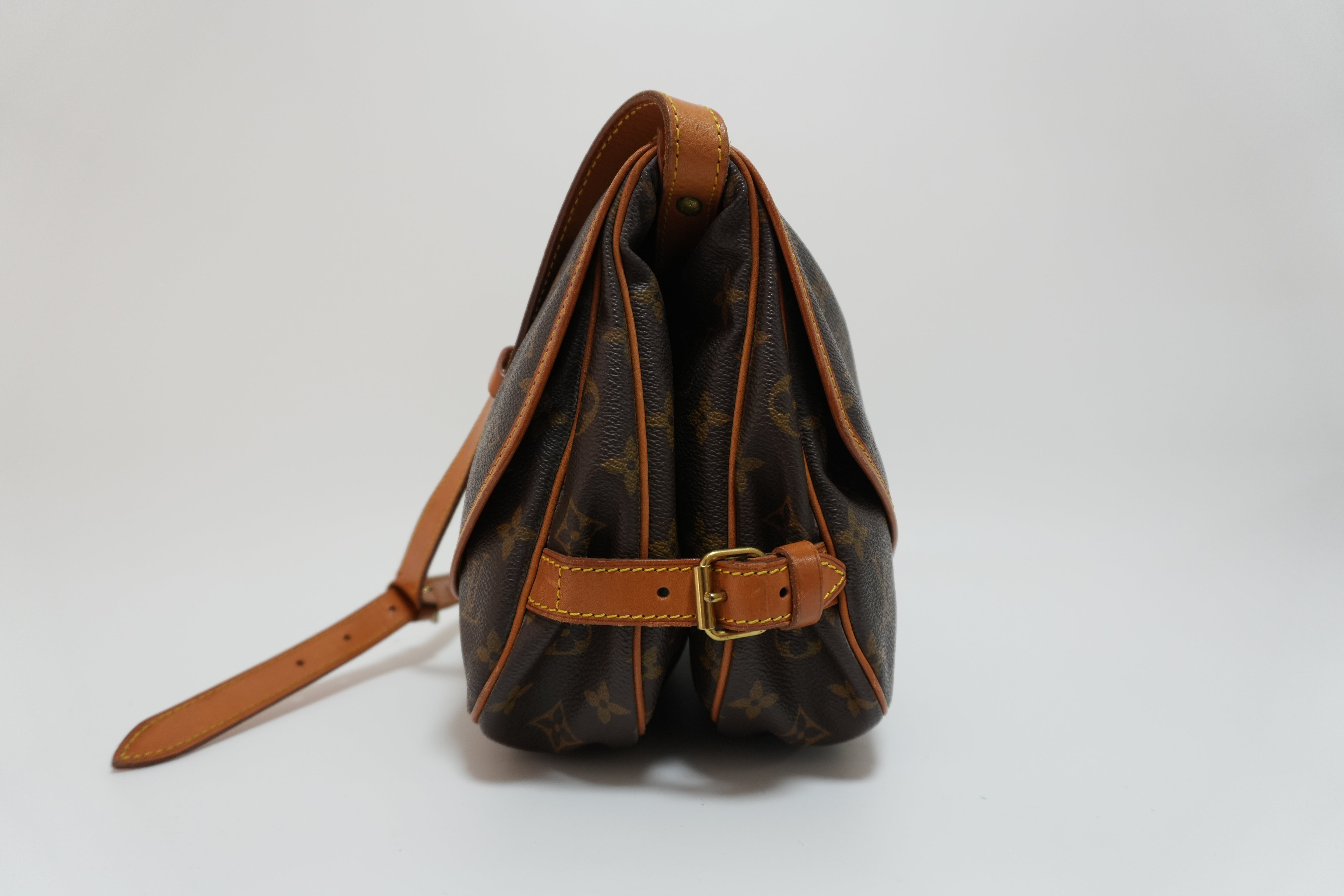 Louis Vuitton Saumur 30 Shoulder Bag Used