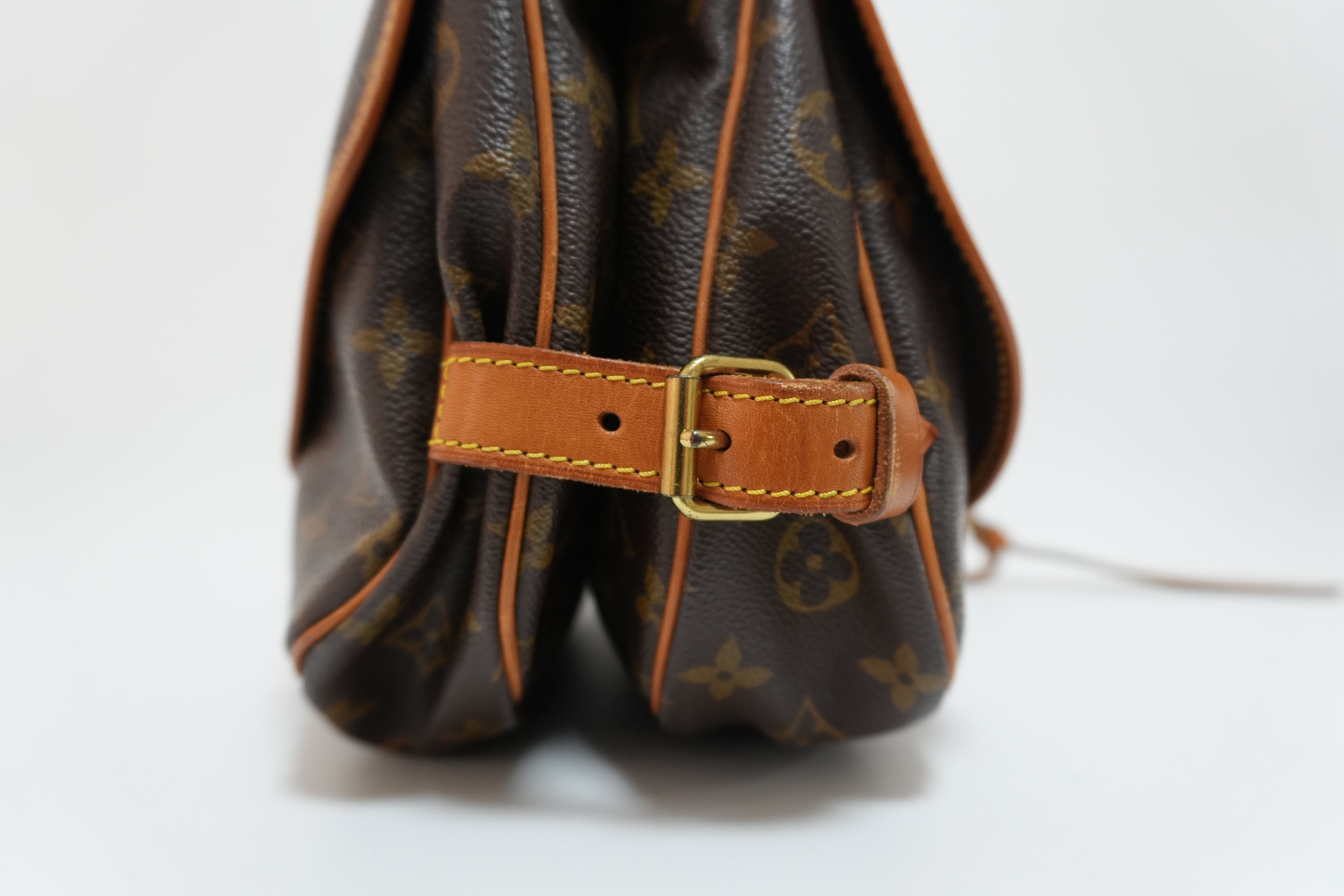 Louis Vuitton Saumur 30 Shoulder Bag Used