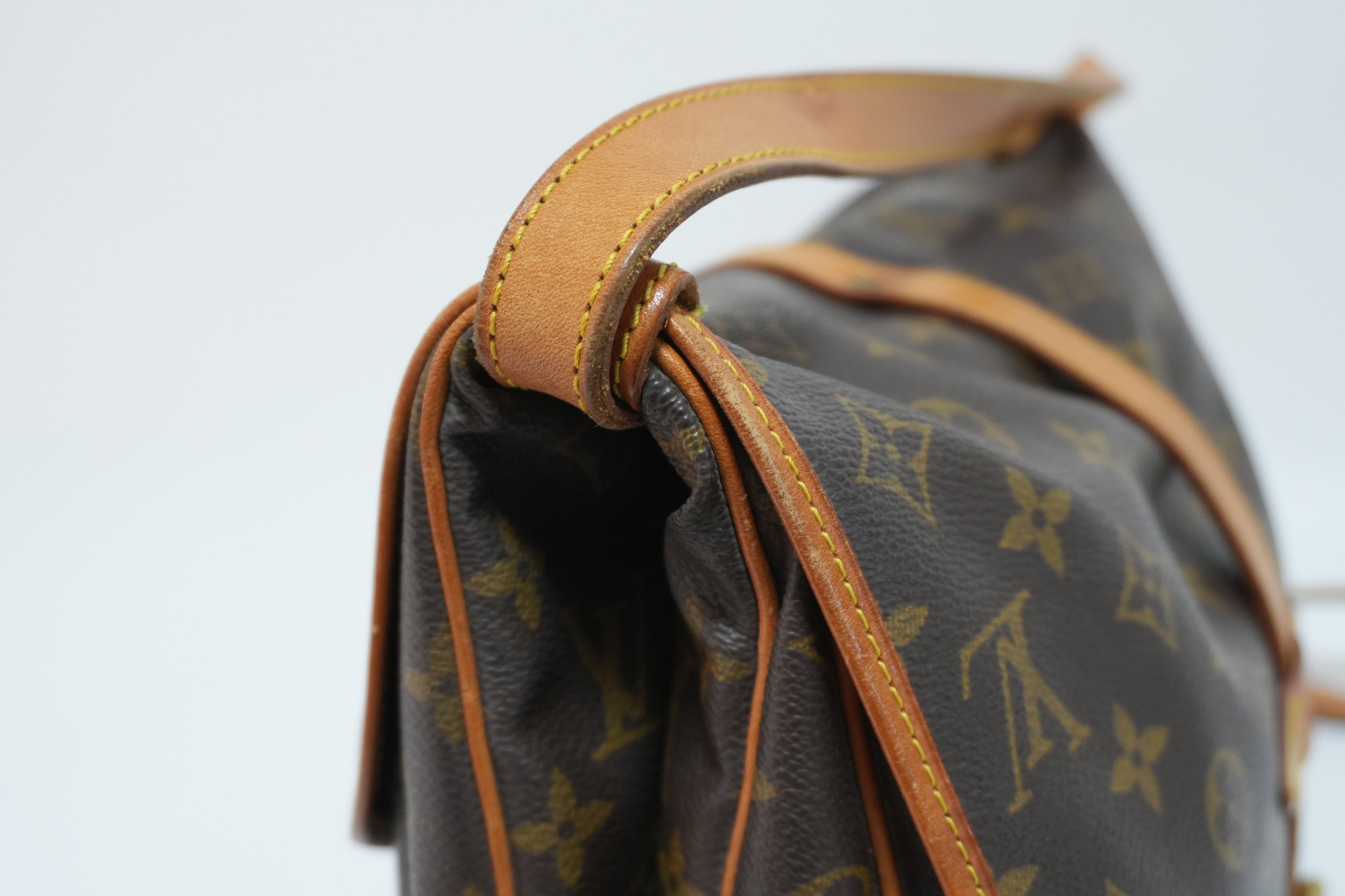 Louis Vuitton Saumur 30 Shoulder Bag Used