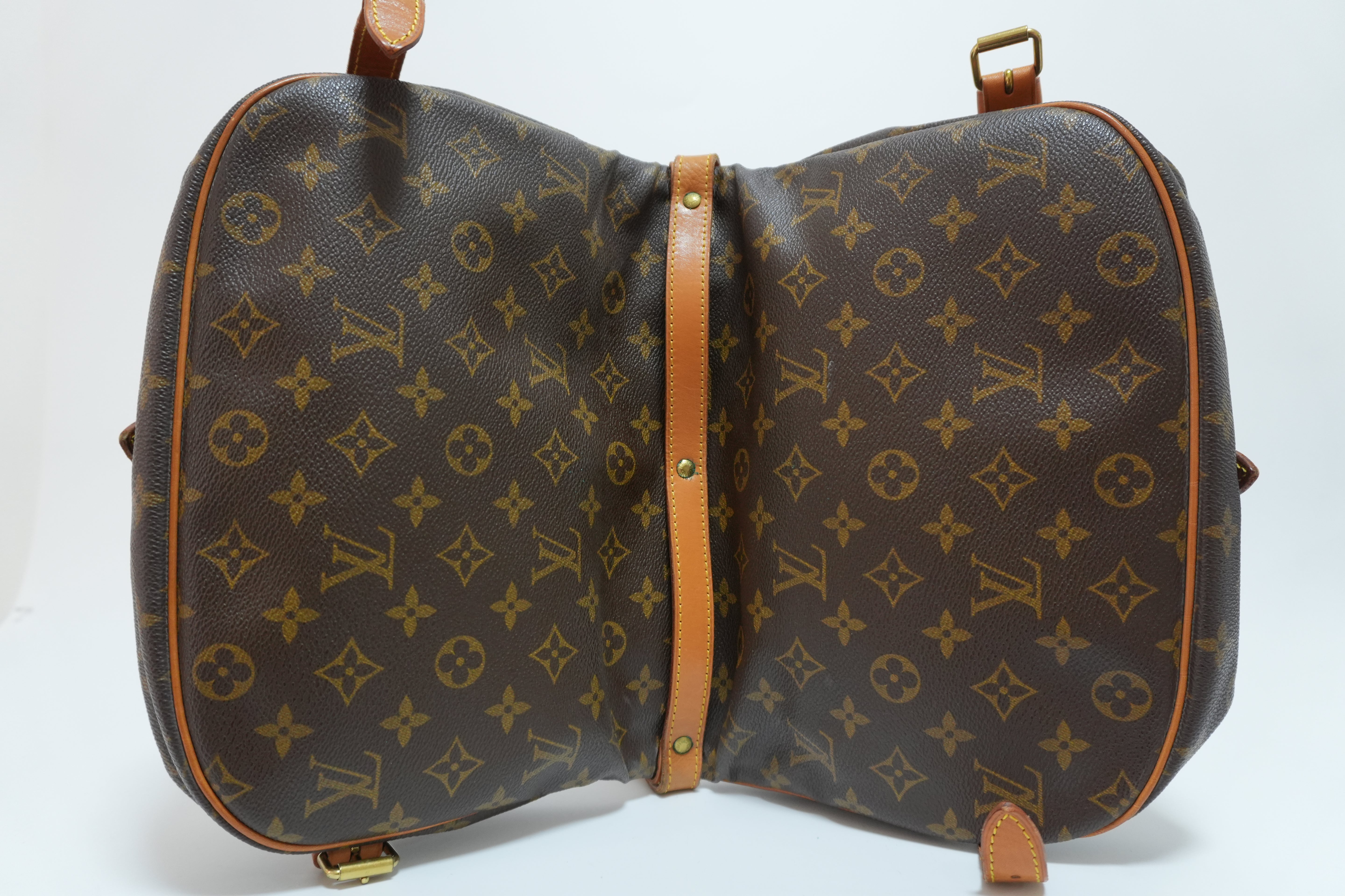 Louis Vuitton Saumur 30 Shoulder Bag Used